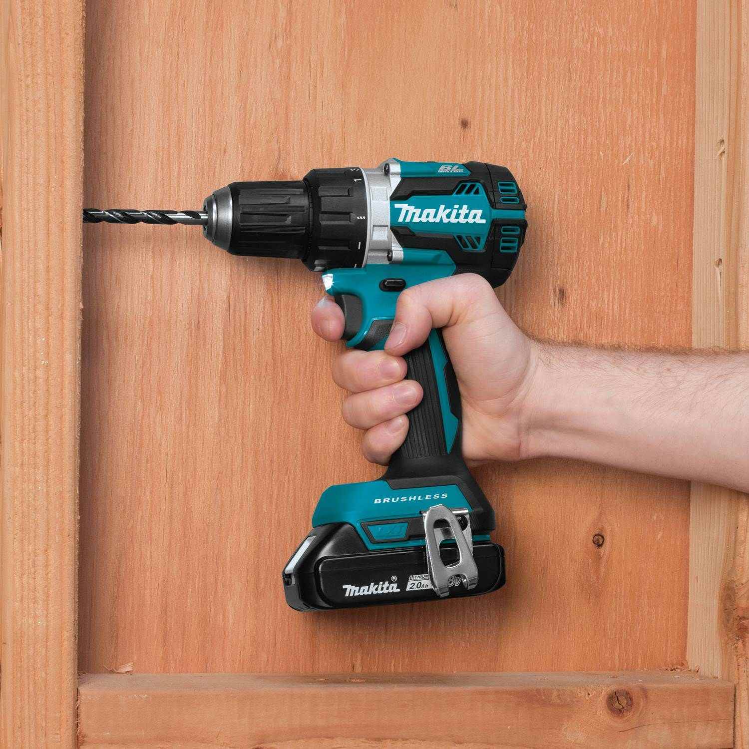 Makita XFD12R 18V LXT Lithium-Ion Compact Brushless Cordless 1/2" Driver-Drill Kit (2.0Ah)