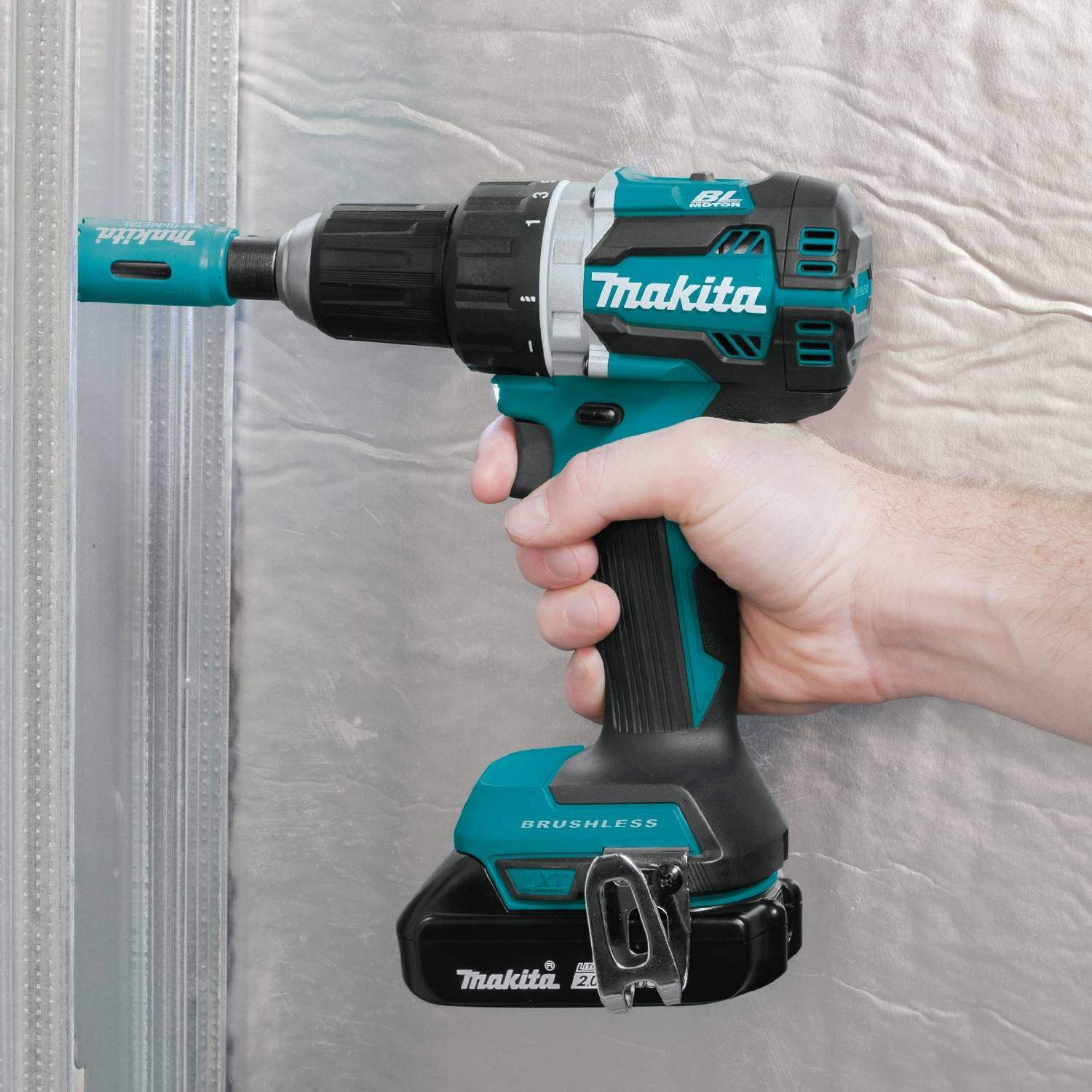 Makita XFD12R 18V LXT Lithium-Ion Compact Brushless Cordless 1/2" Driver-Drill Kit (2.0Ah)