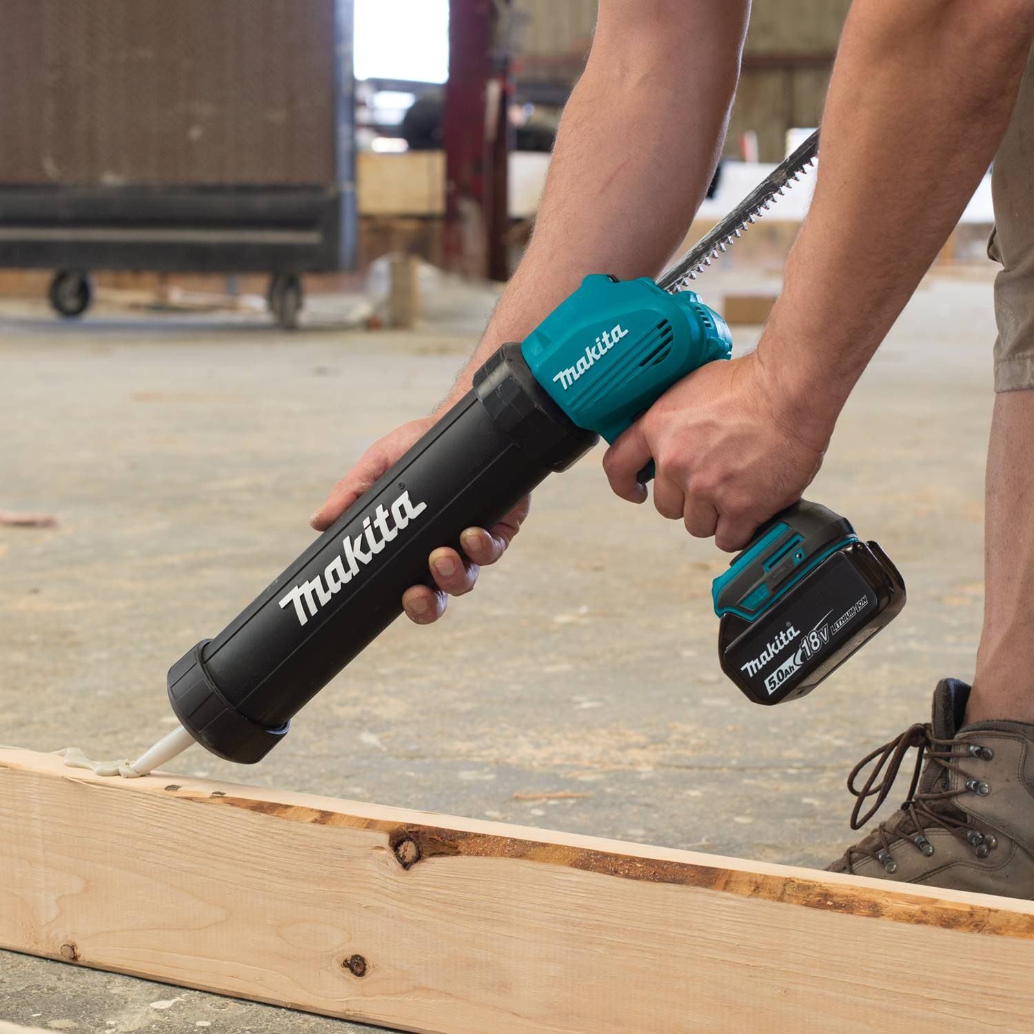 Makita XGC01T1C 18V Cordless Caulk & Adhesive Gun