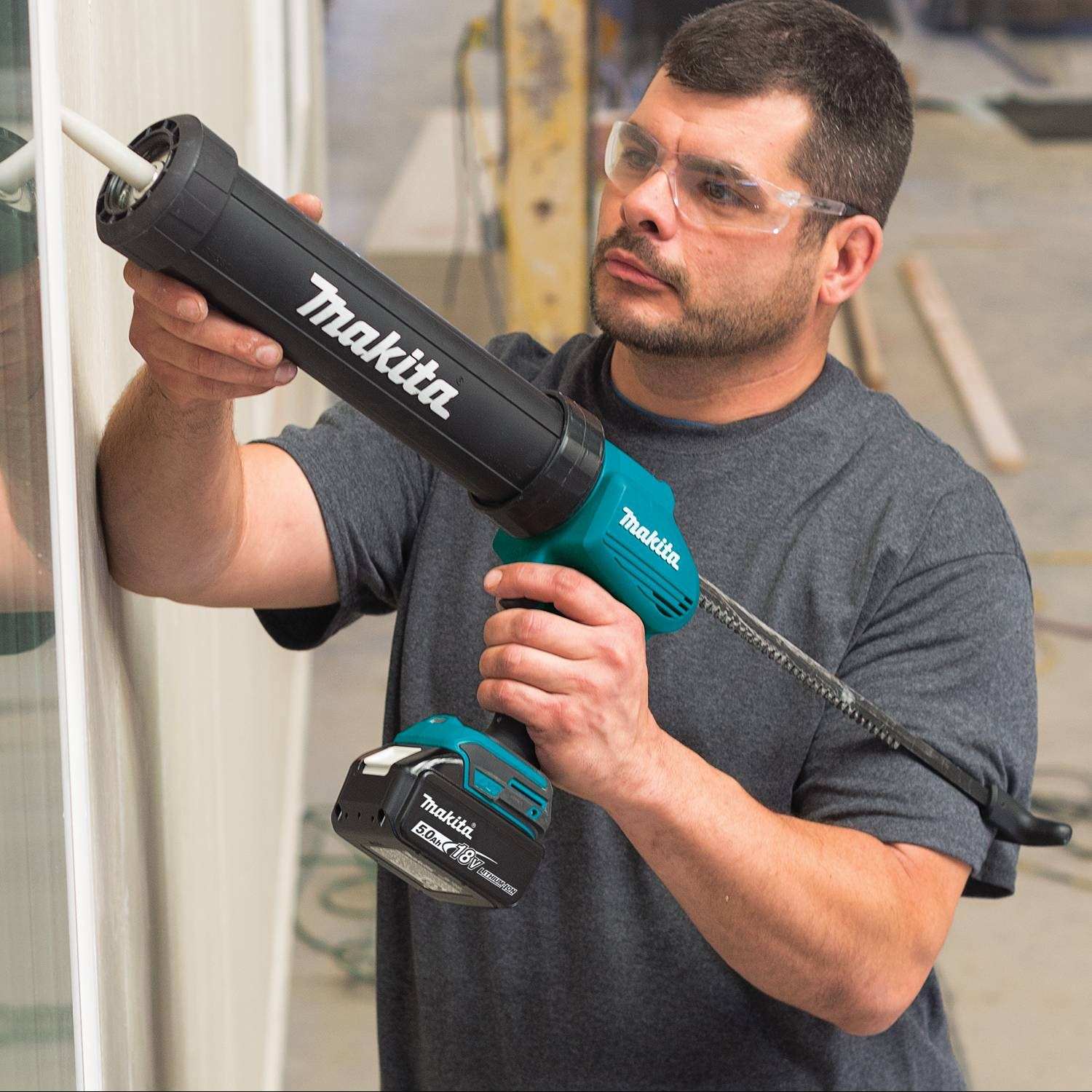 Makita XGC01T1C 18V Cordless Caulk & Adhesive Gun