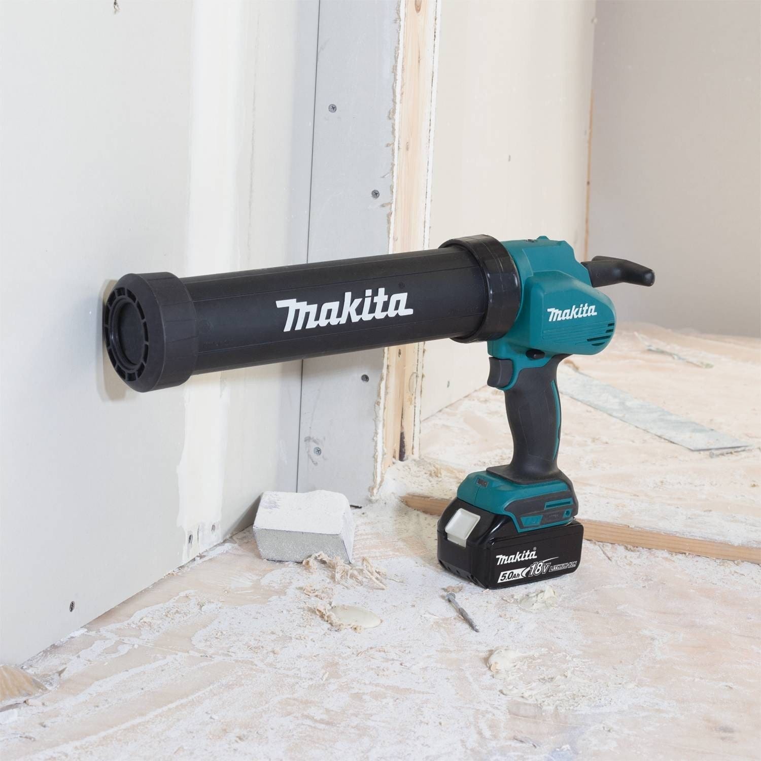 Makita XGC01T1C 18V Cordless Caulk & Adhesive Gun
