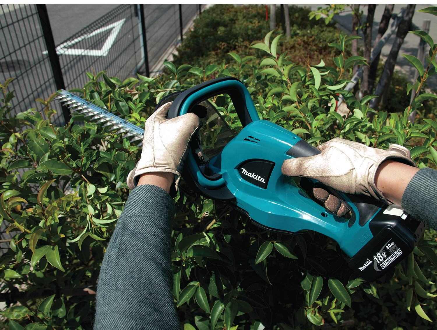 Makita XHU02Z 18V LXT  Cordless Hedge Trimmer , Tool Only (PROMO)