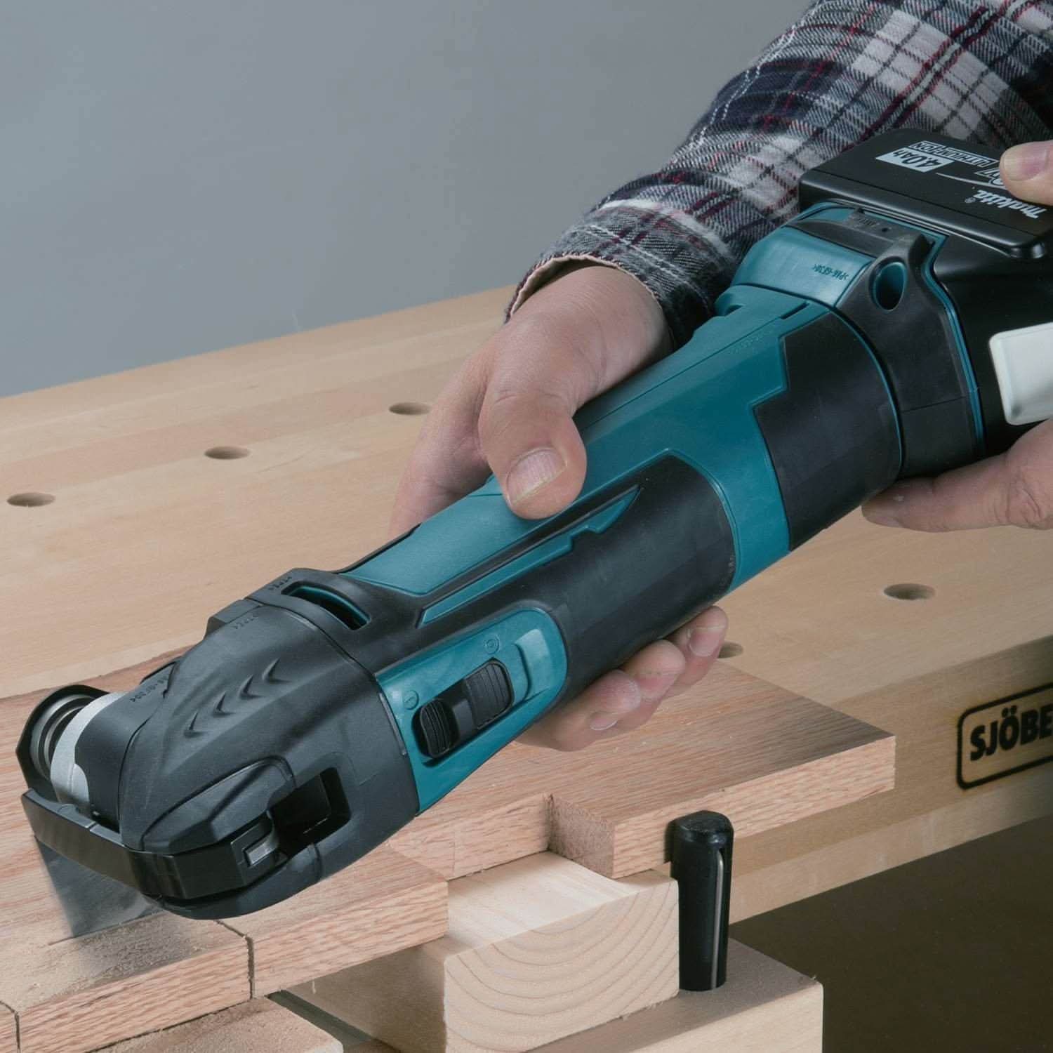 Makita XMT03Z 18V LXT Cordless Multi-Tool 4.0Ah Battery and