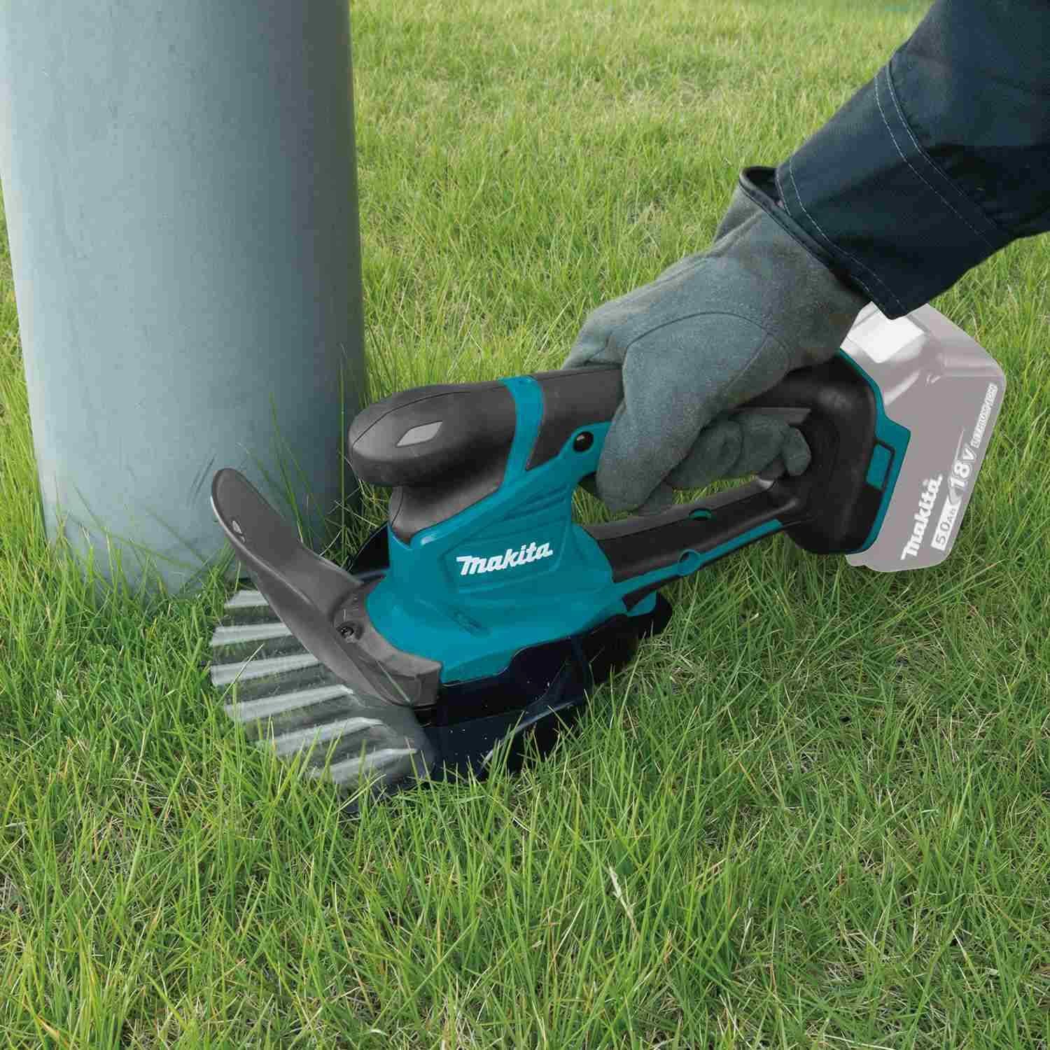 Makita 18V LXT Brushless Pole Saw/Hedge Trimmer/Blower Power Head Kit (4.0Ah) w/ 18V LXT 6-5/16" Grass Shear