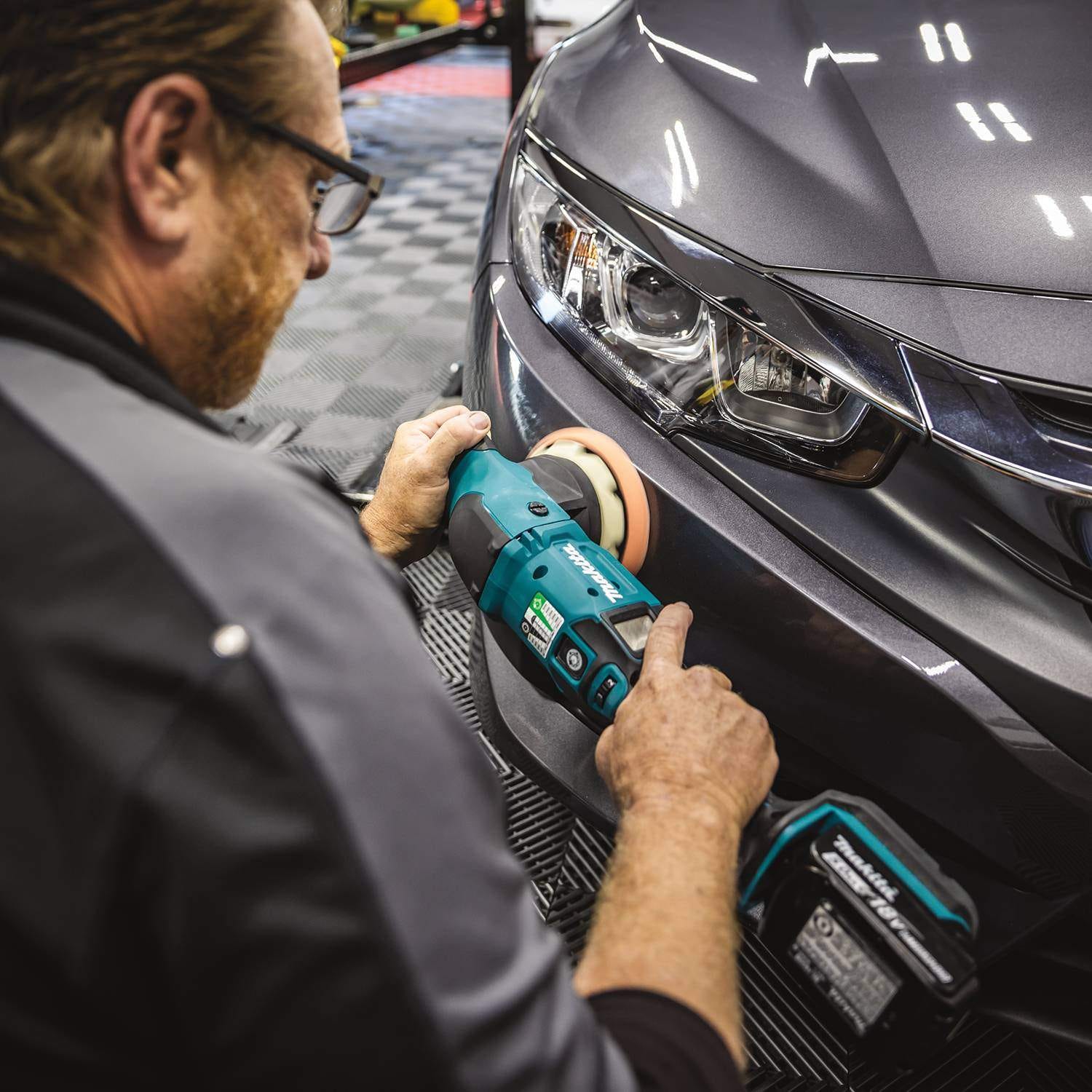 Makita XOP02T 18V LXT Lithium-Ion Brushless 5" / 6" Dual Action Random Orbit Polisher 5.0Ah Kit