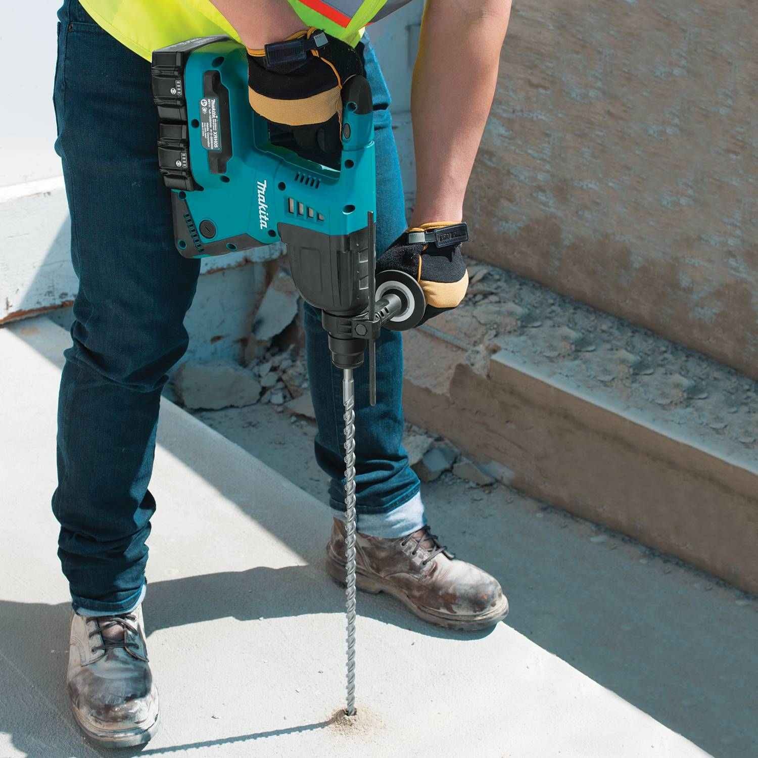 Makita XRH05PT 18V X2 LXT (36V) Cordless 1-Inch Rotary Hammer 5.0Ah Kit