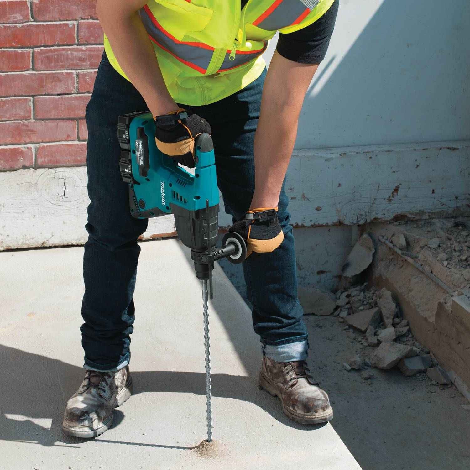 Makita XRH05PT 18V X2 LXT (36V) Cordless 1-Inch Rotary Hammer 5.0Ah Kit