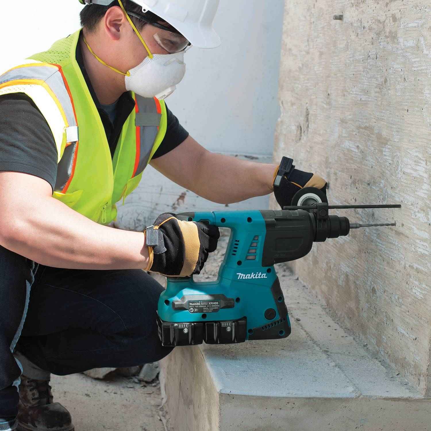 Makita XRH05PT 18V X2 LXT (36V) Cordless 1-Inch Rotary Hammer 5.0Ah Kit