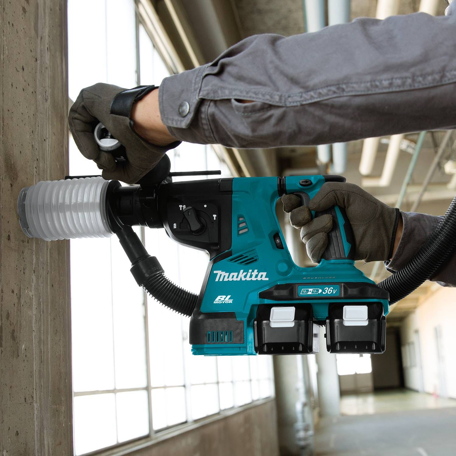 Makita XRH08PT 36V (18V X2) LXT Brushless 1-1/8" SDS-PLUS AVT Rotary Hammer Kit (5.0Ah)