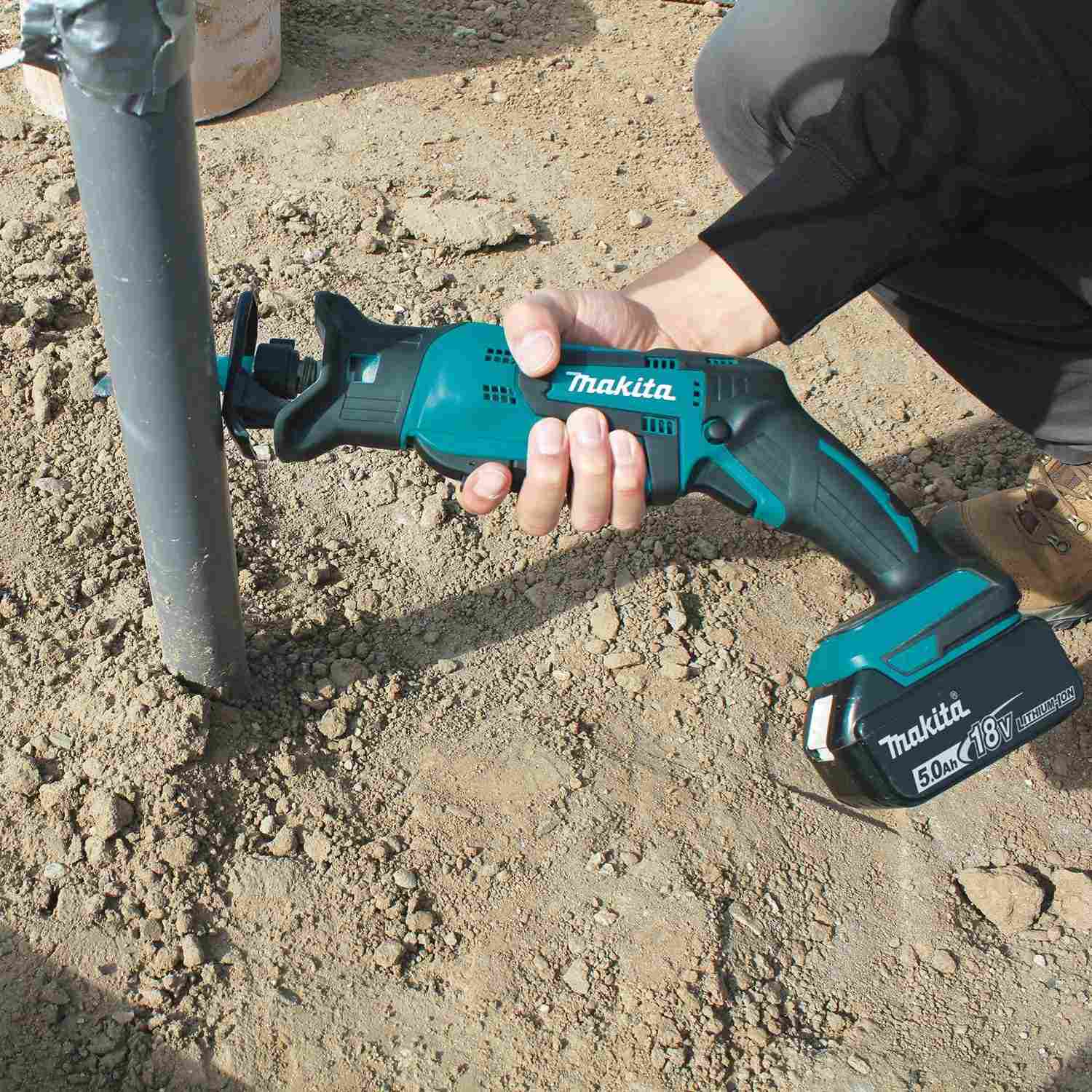 Makita XRJ01T 18V LXT Lithium-Ion Cordless Compact Recipro Saw Kit (5.0Ah)