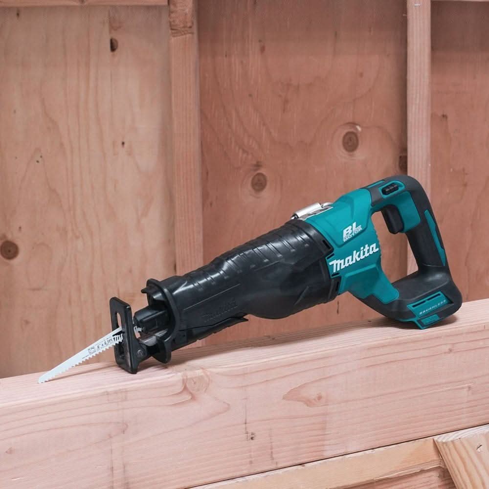 Makita 18V Brushless Recip Saw with 18V 4.0Ah Battery & Charger Starter Pack