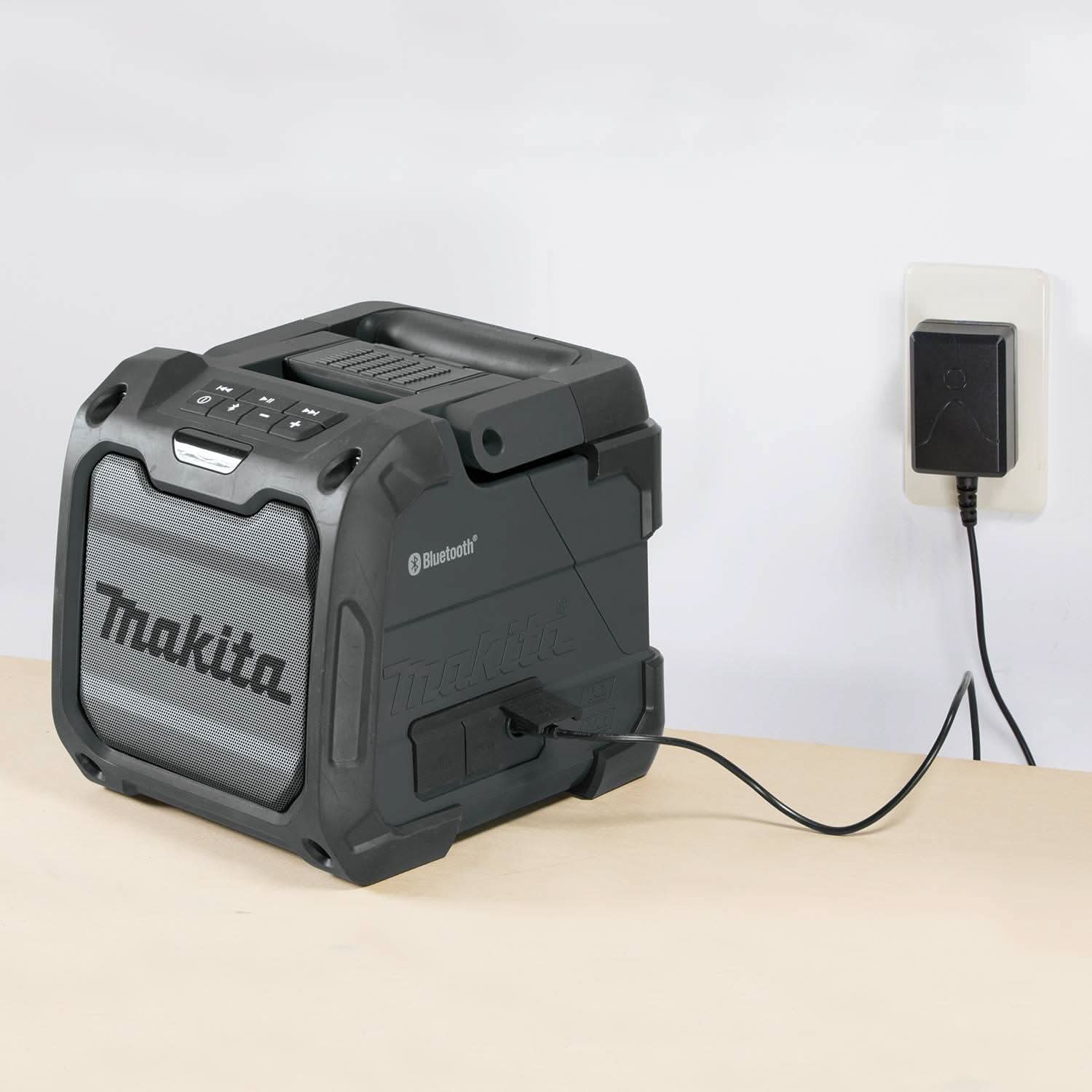 Makita 18V X2 (36V) LXT Brushless String Trimmer Kit (5.0Ah x4) w/ 18V LXT / 12V max CXT Bluetooth Speaker