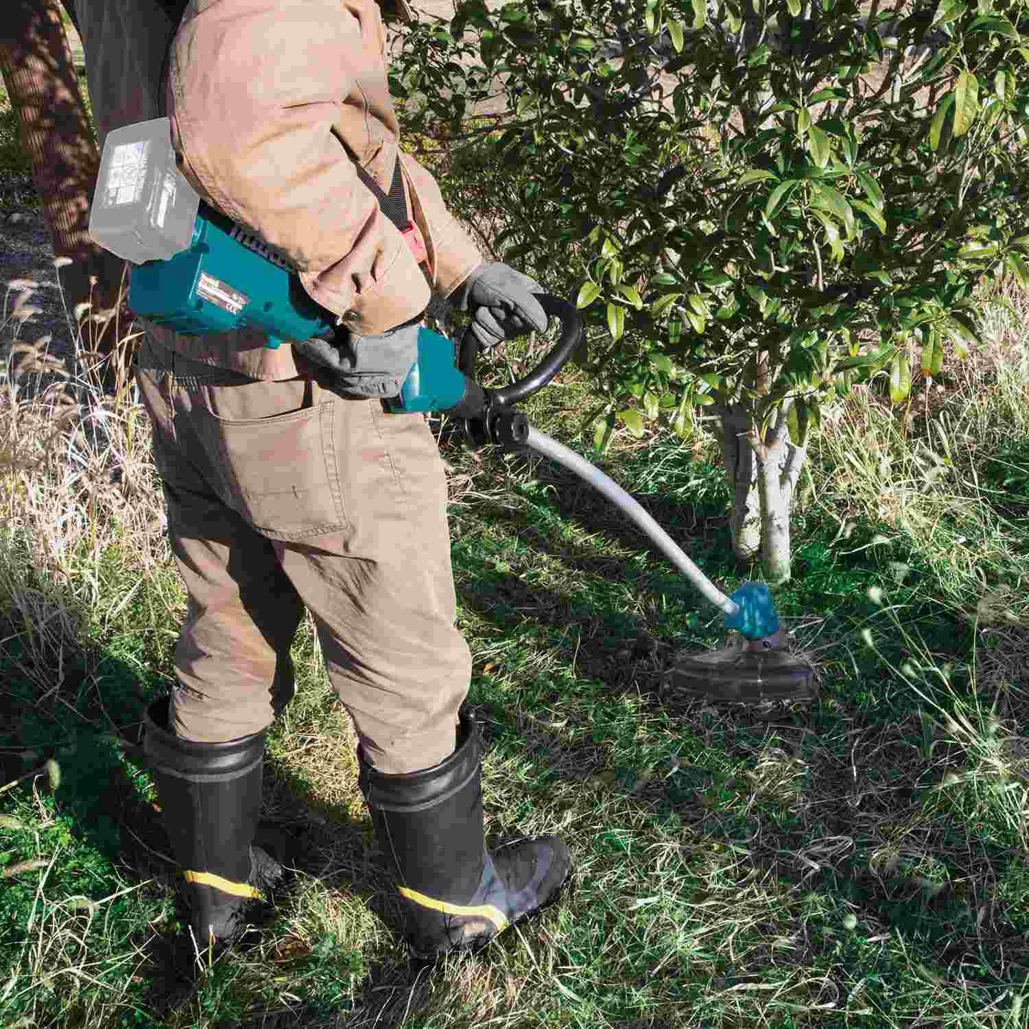 Makita XRU13Z 18V LXT Lithium-Ion Brushless Cordless Curved Shaft String Trimmer, Tool Only