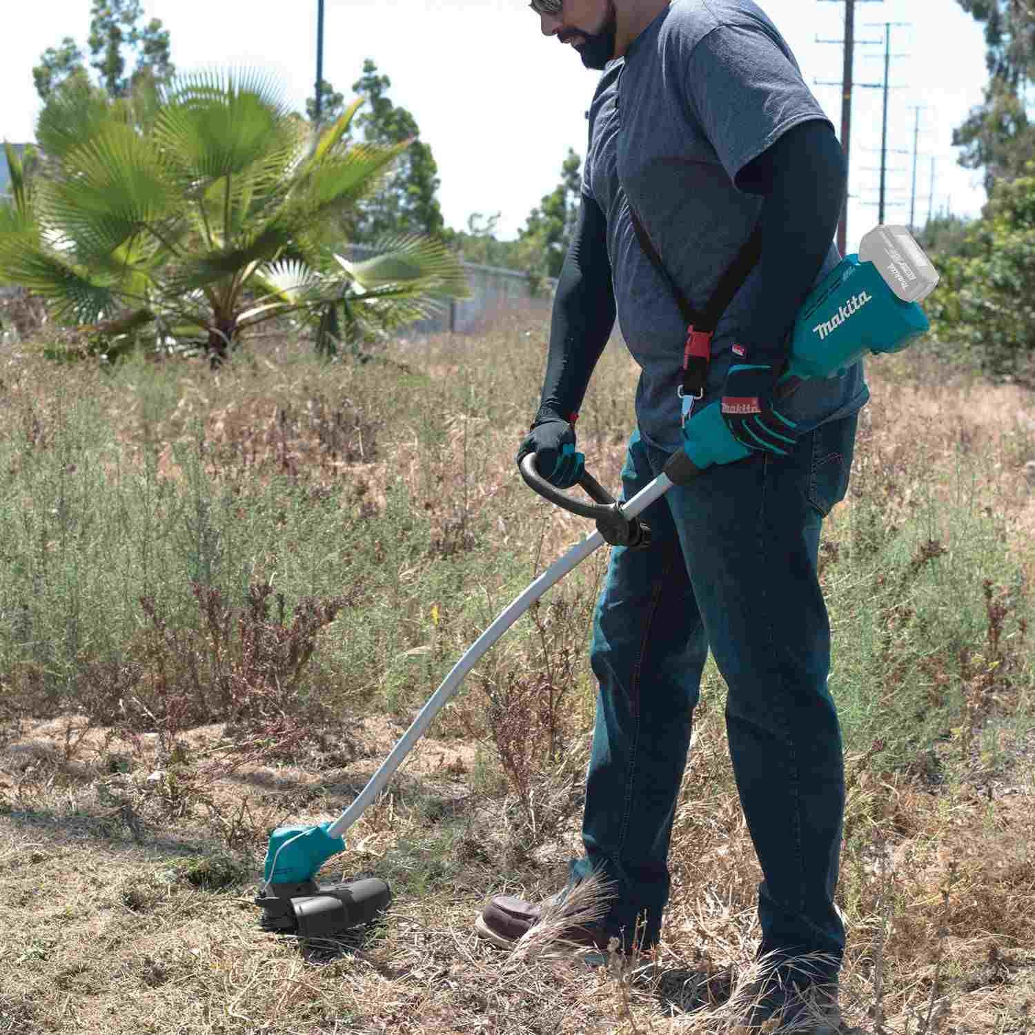 Makita XRU13Z 18V LXT Lithium-Ion Brushless Cordless Curved Shaft String Trimmer, Tool Only
