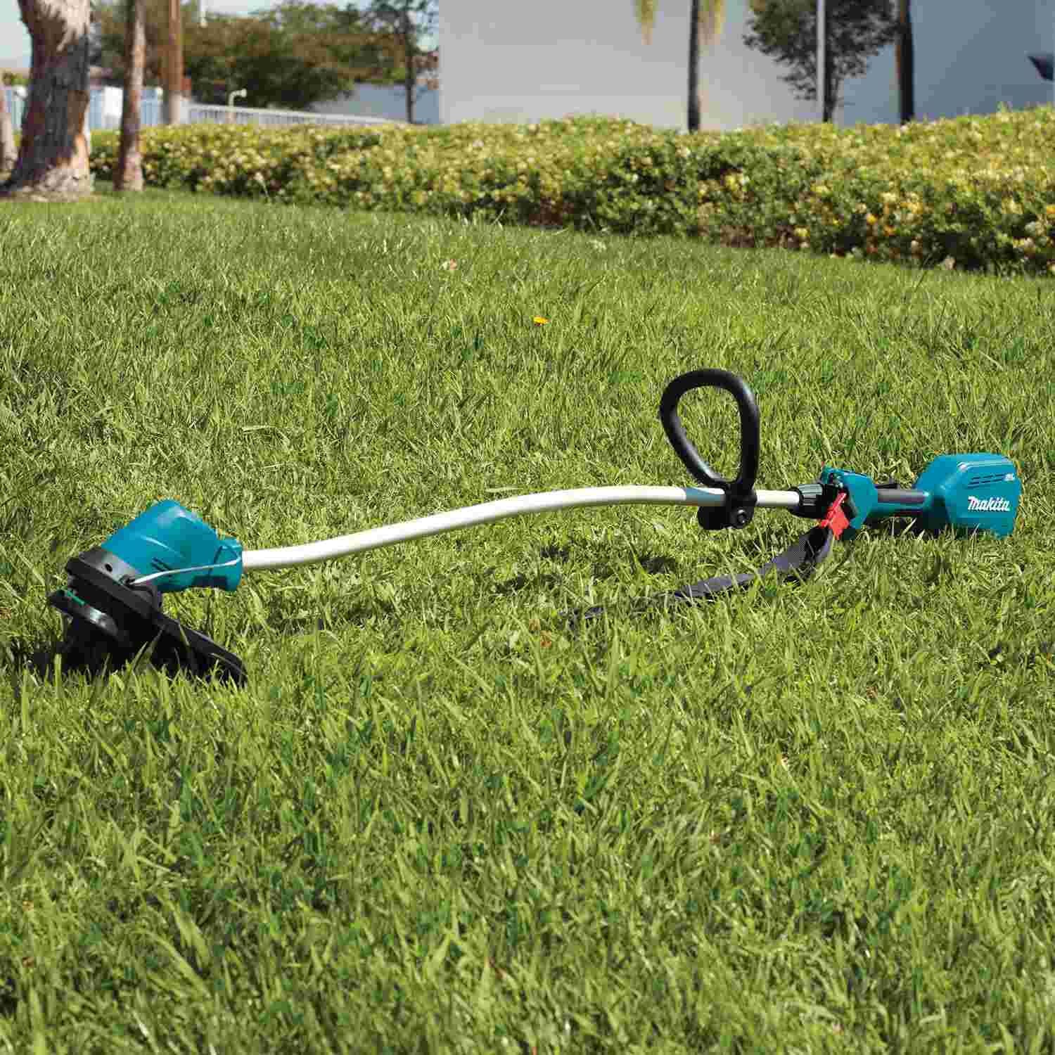 Makita XRU13Z 18V LXT Lithium-Ion Brushless Cordless Curved Shaft String Trimmer, Tool Only