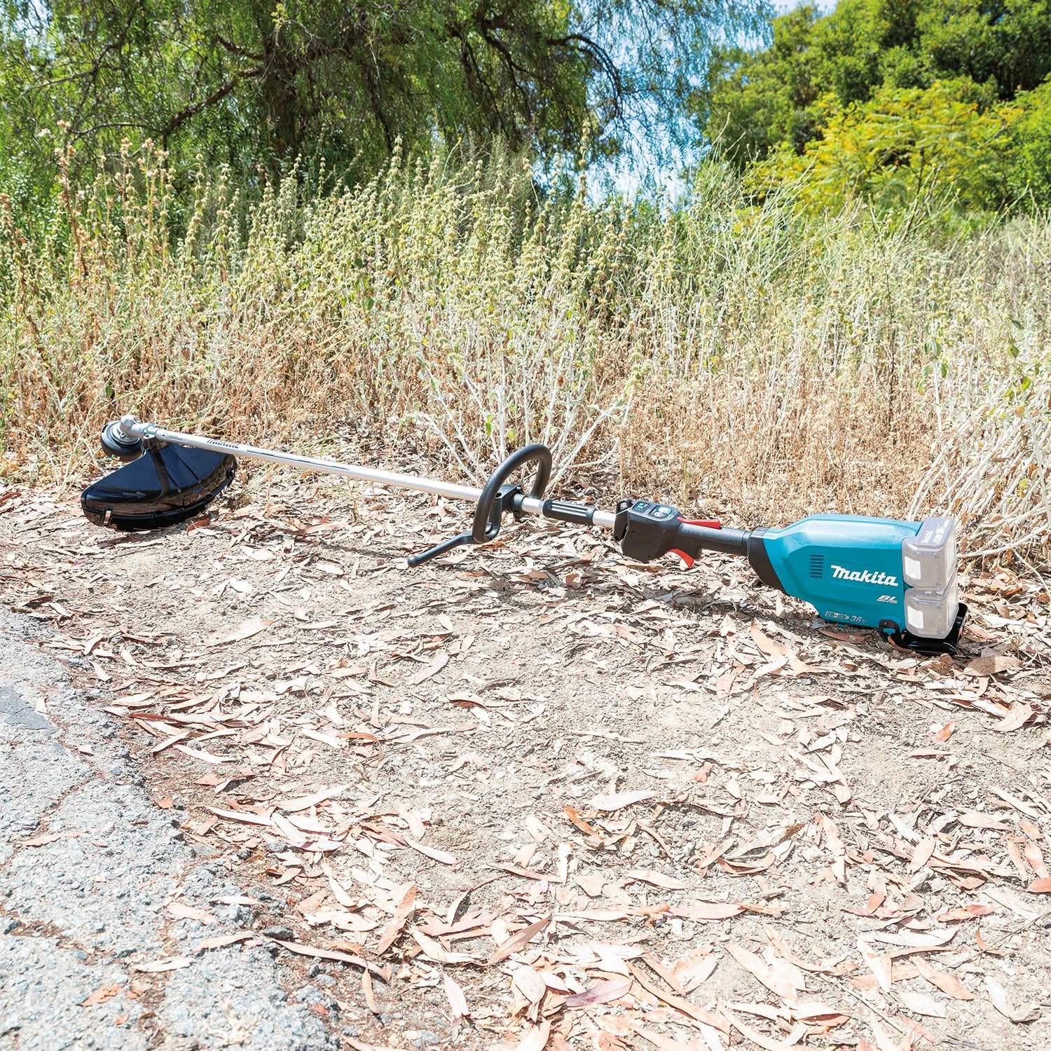 Makita XRU17Z 36V (18V X2) LXT Brushless String Trimmer, Tool Only