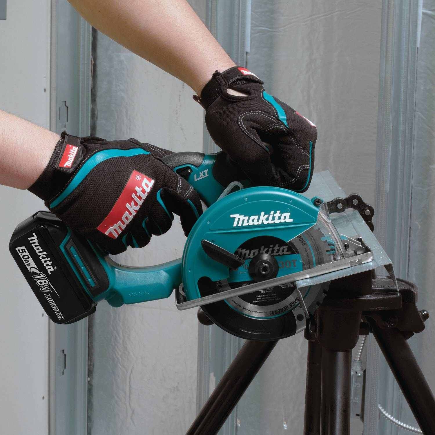 Makita XSC01T 18V LXT Lithium-Ion Cordless 5-3/8" Metal Cutting Saw Kit (5.0Ah)