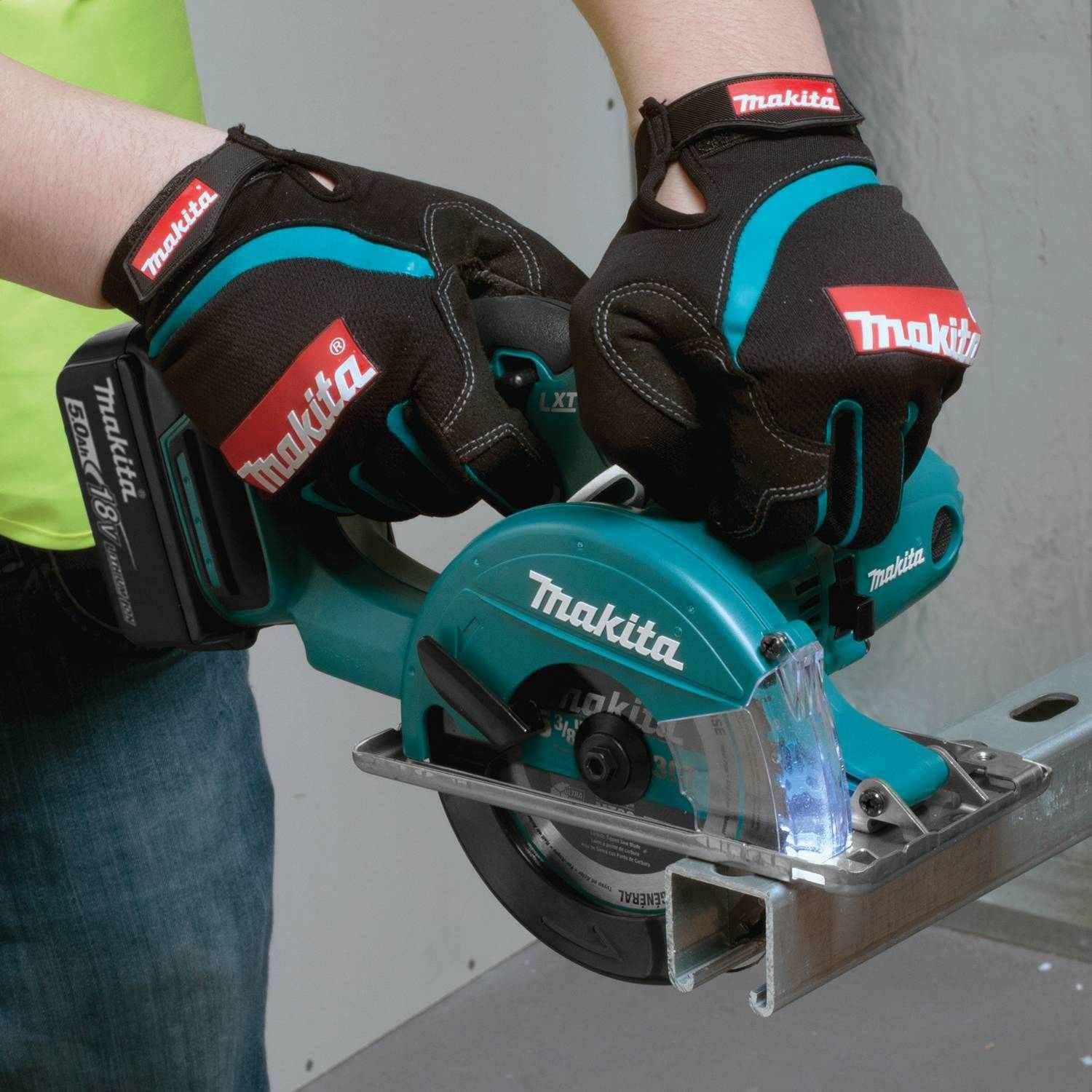 Makita XSC01T 18V LXT Lithium-Ion Cordless 5-3/8" Metal Cutting Saw Kit (5.0Ah)
