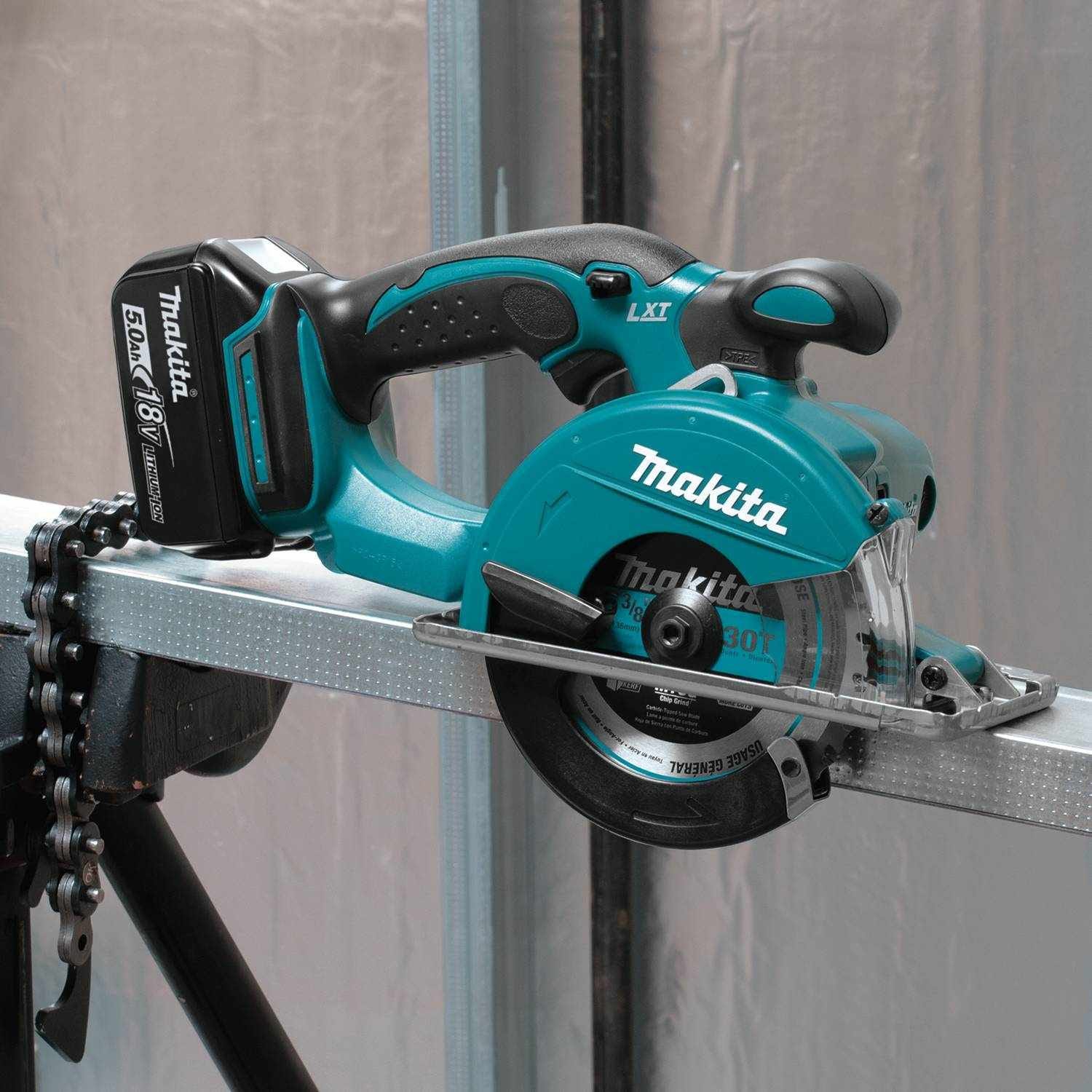 Makita XSC01T 18V LXT Lithium-Ion Cordless 5-3/8" Metal Cutting Saw Kit (5.0Ah)
