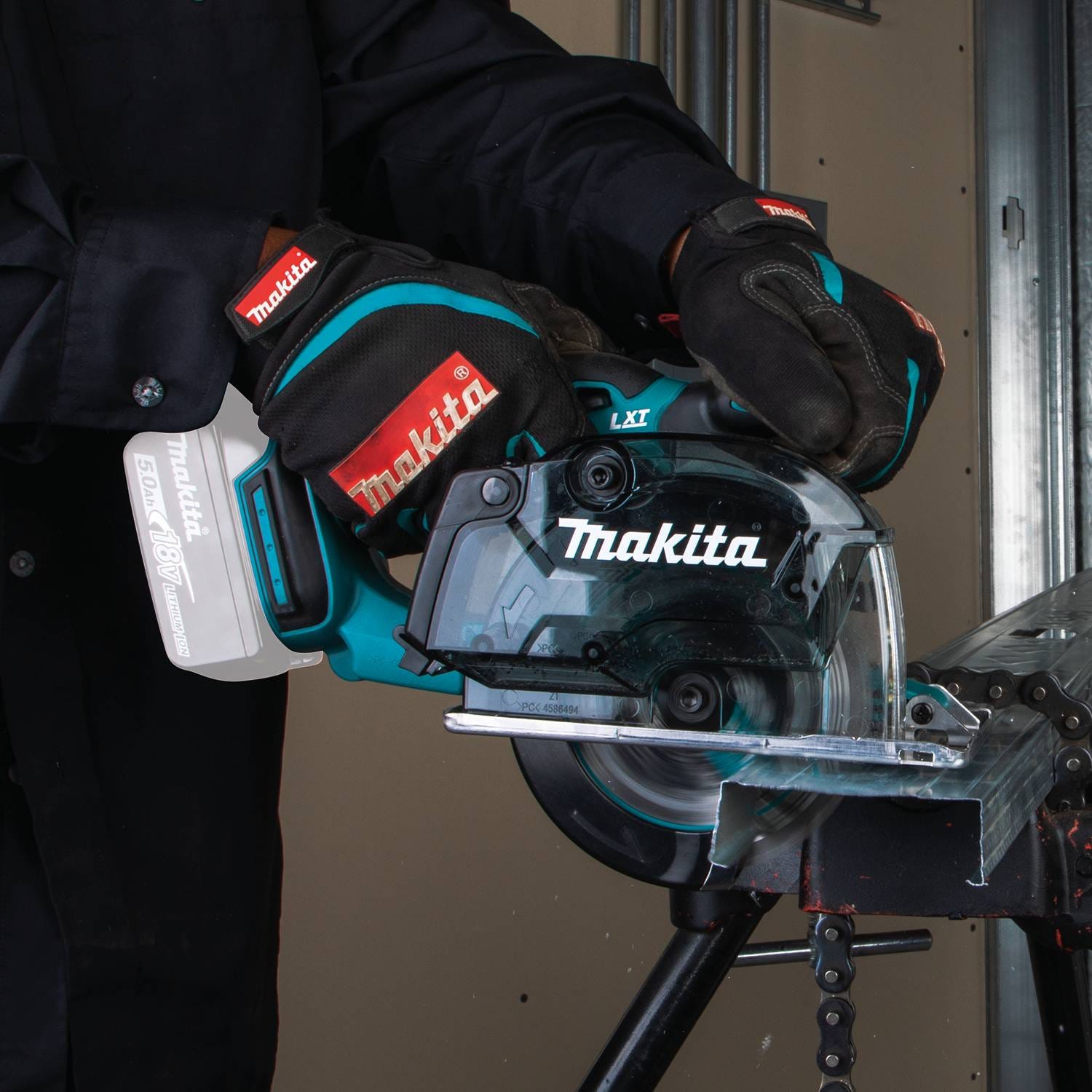 Makita XSC03Z 18V LXT 5-3/8" Metal Cutting Saw, Tool Only