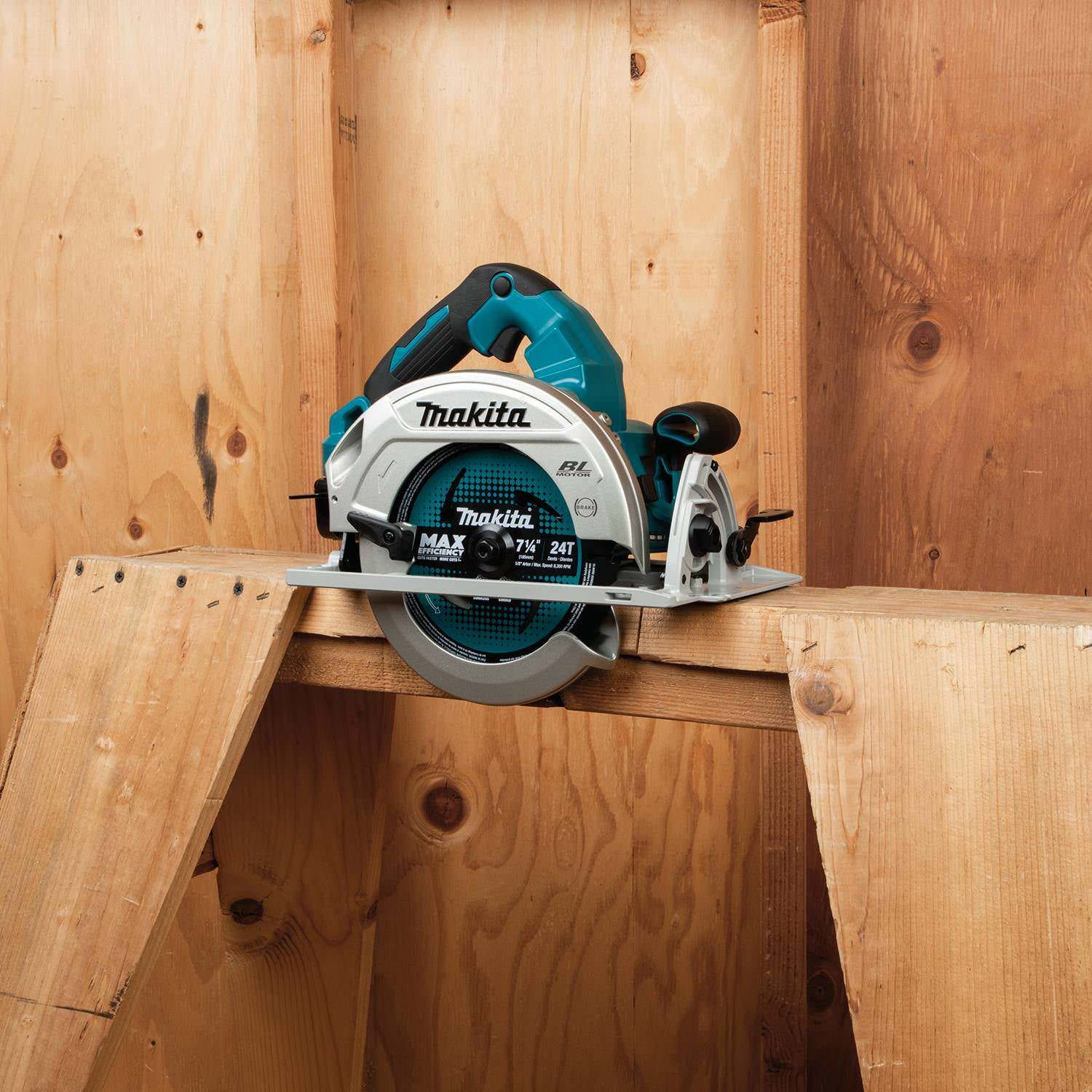 Makita XSH07PTU 36V (18V X2) LXT Brushless 7-1/4" Circular Saw Kit, AWS Capable (5.0Ah)
