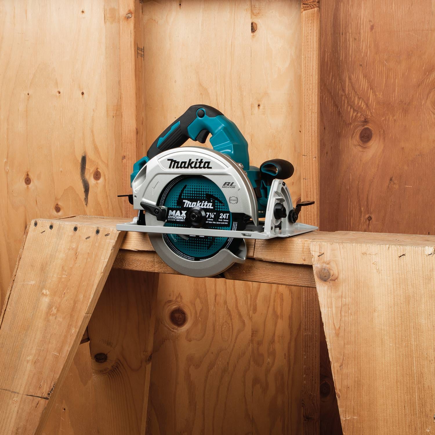 Makita XSH07ZU 36V (18V X2) LXT Brushless 7-1/4" Circular Saw, AWS Capable, Tool Only
