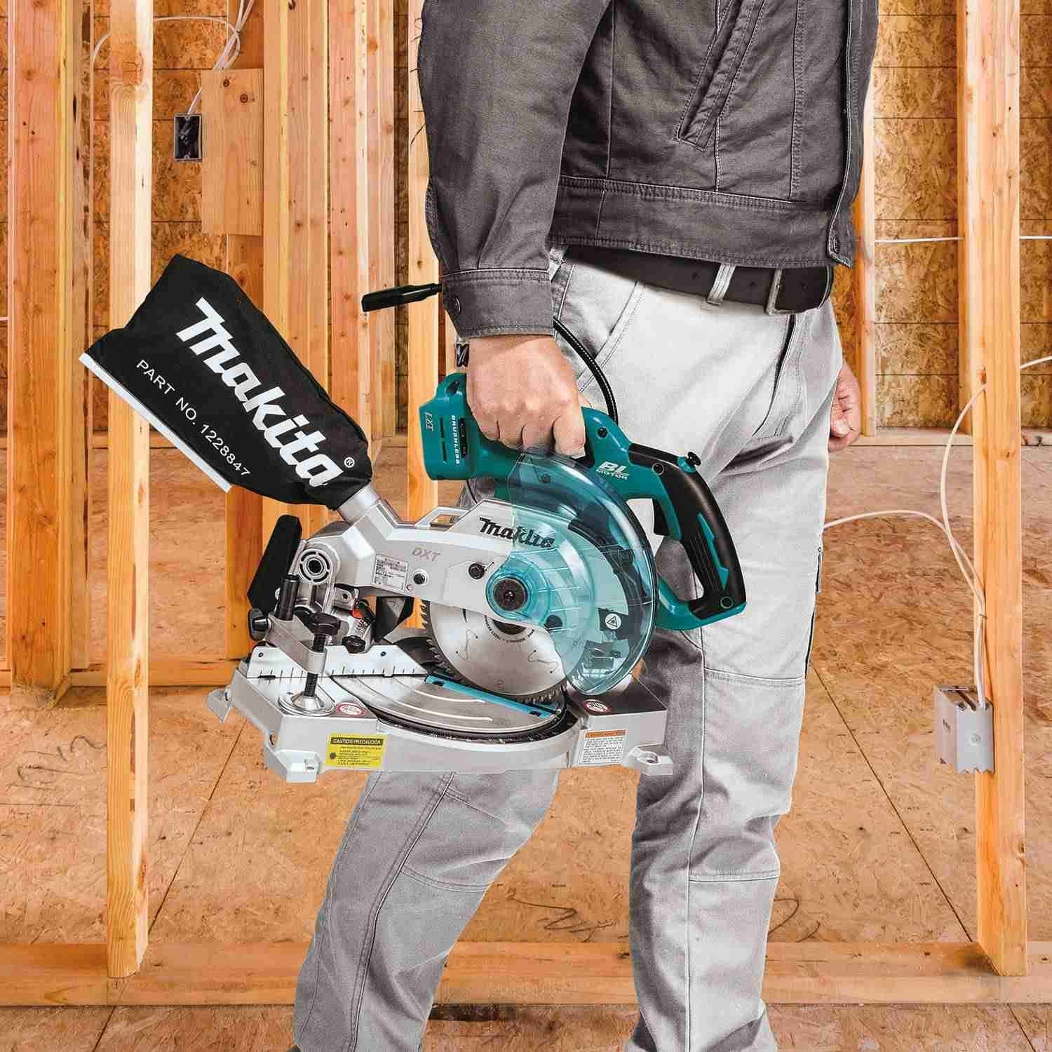 Makita XSL05Z 18V LXT Lithium-Ion Brushless Cordless 6-1/2" Compact Dual-Bevel Compound Miter Saw with Laser, Tool Only