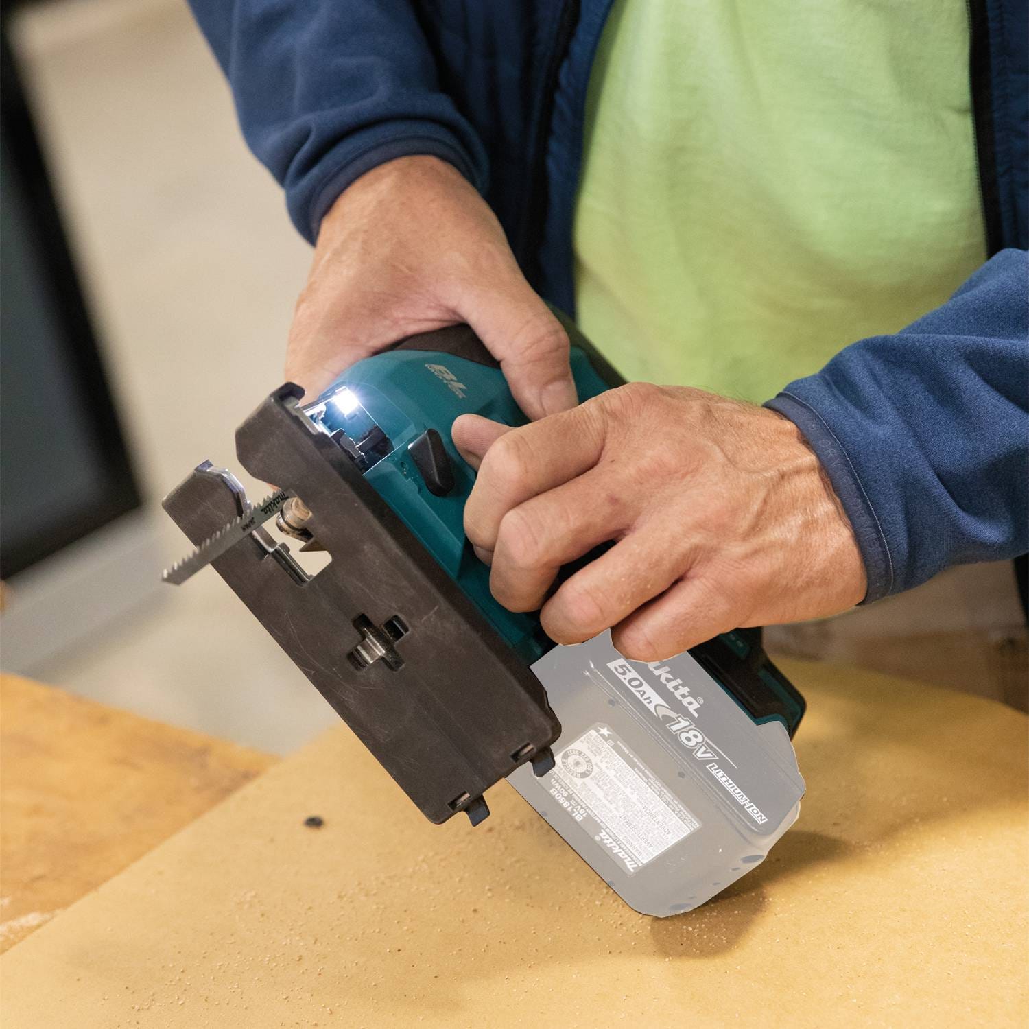 Makita XVJ04Z 18V LXT Lithium-Ion Brushless Cordless Jig Saw, Tool Only