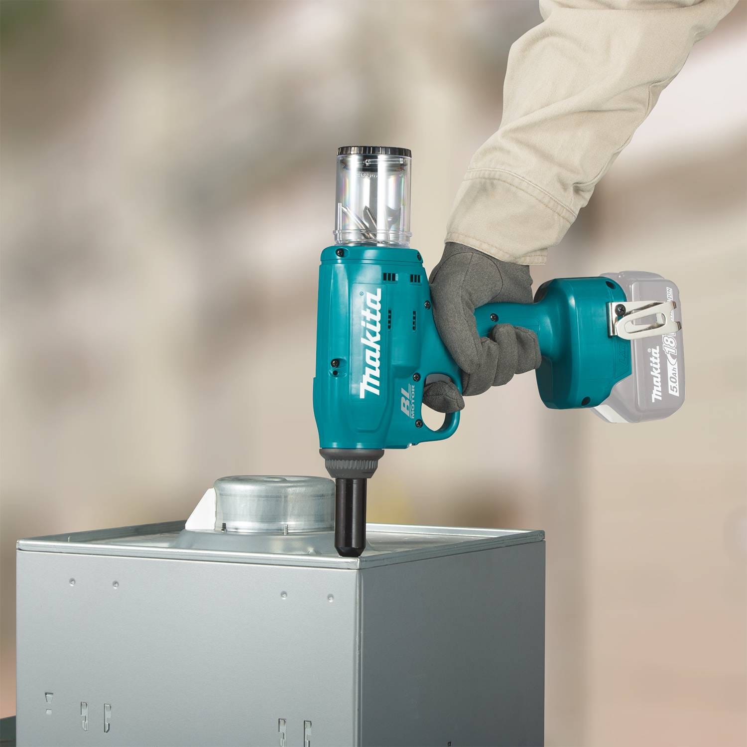 Makita XVR01Z 18V LXT Lithium-Ion Brushless Cordless Rivet Tool, Tool Only