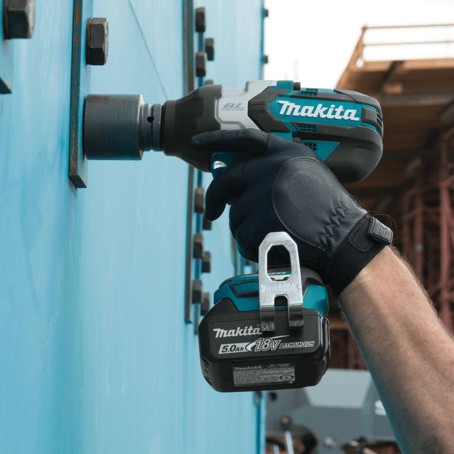 Makita XWT07T 18V LXT Lithium-Ion Brushless Cordless High-Torque 3/4" Sq. Drive Impact Wrench Kit w/ Friction Ring Anvil (5.0Ah)