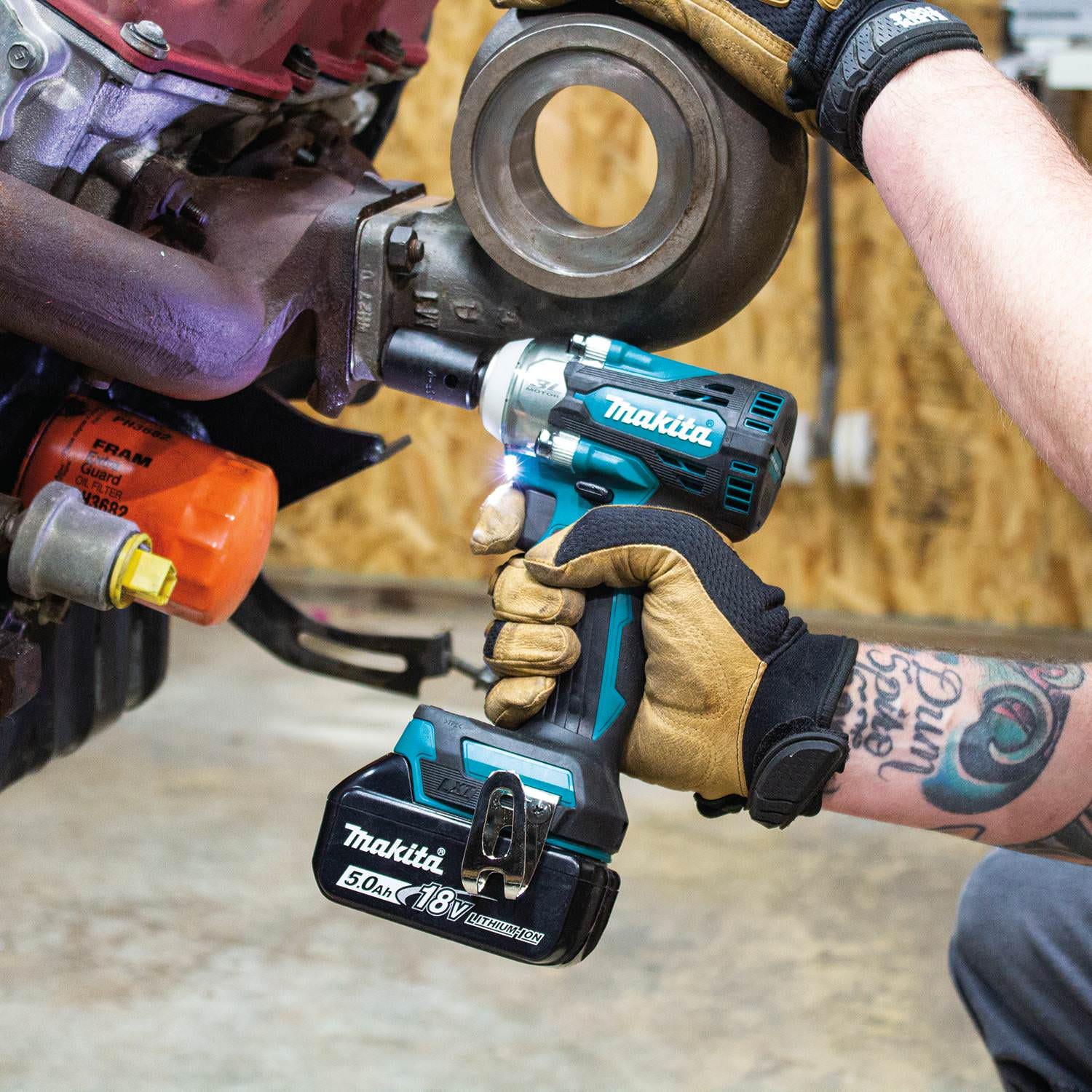 Makita XWT14T 18V LXT Lithium-Ion Brushless Cordless 4-Speed 1/2" Sq. Drive Impact Wrench Kit w/ Friction Ring Anvil (5.0Ah)