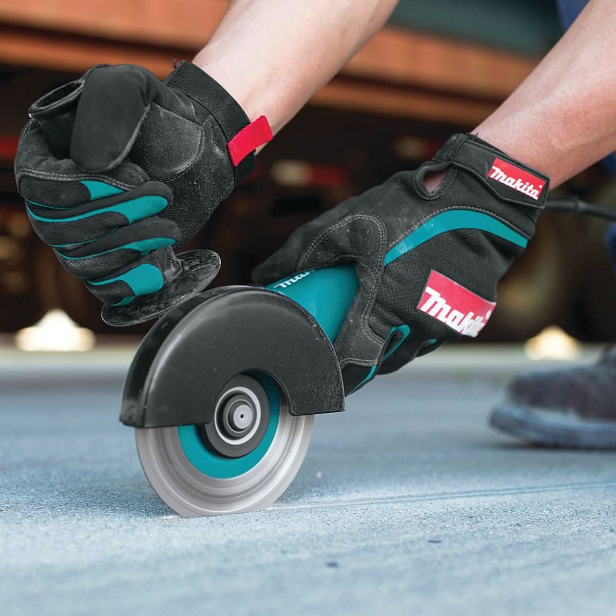 Makita 9557NB2 4-1/2" Angle Grinder, with AC/DC Switch