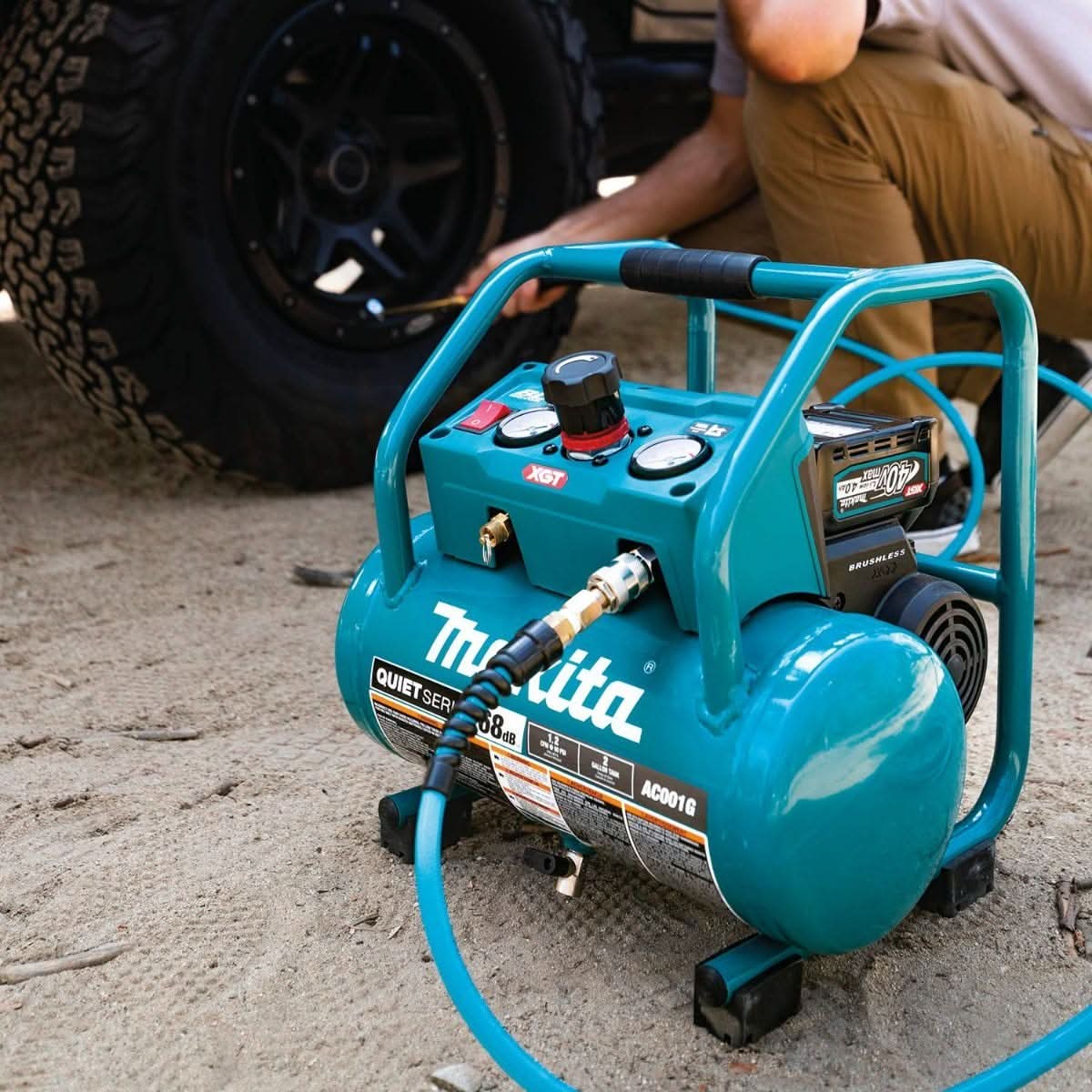 Makita 40V max XGT Brushless 2 Gal. Quiet Series Compressor Kit w/ 40V max XGT 13" Fan