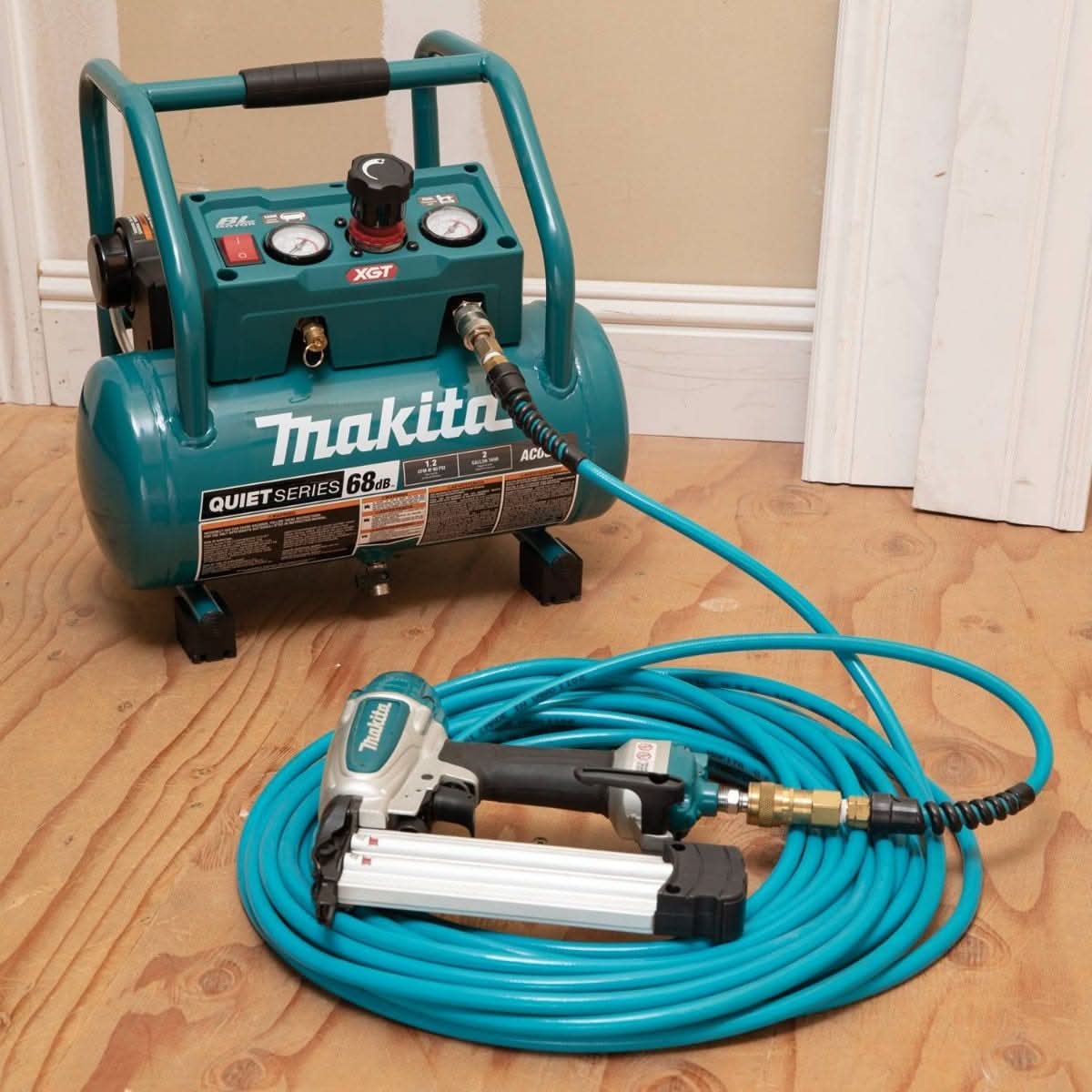 Makita 40V max XGT Brushless 2 Gal. Quiet Series Compressor Kit w/ 40V max XGT 13" Fan