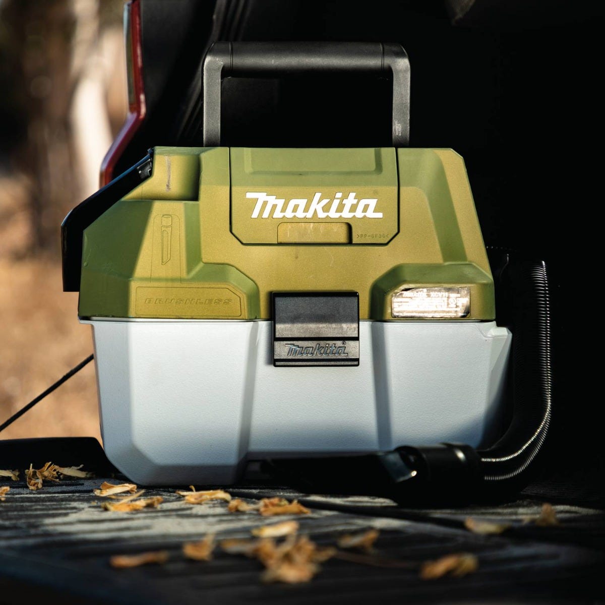 Makita ADCV11Z Outdoor Adventure 18V LXT Brushless Wet/Dry Vacuum, Tool Only