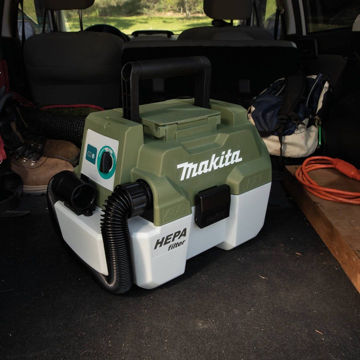 Makita ADCV11Z Outdoor Adventure 18V LXT Brushless Wet/Dry Vacuum, Tool Only