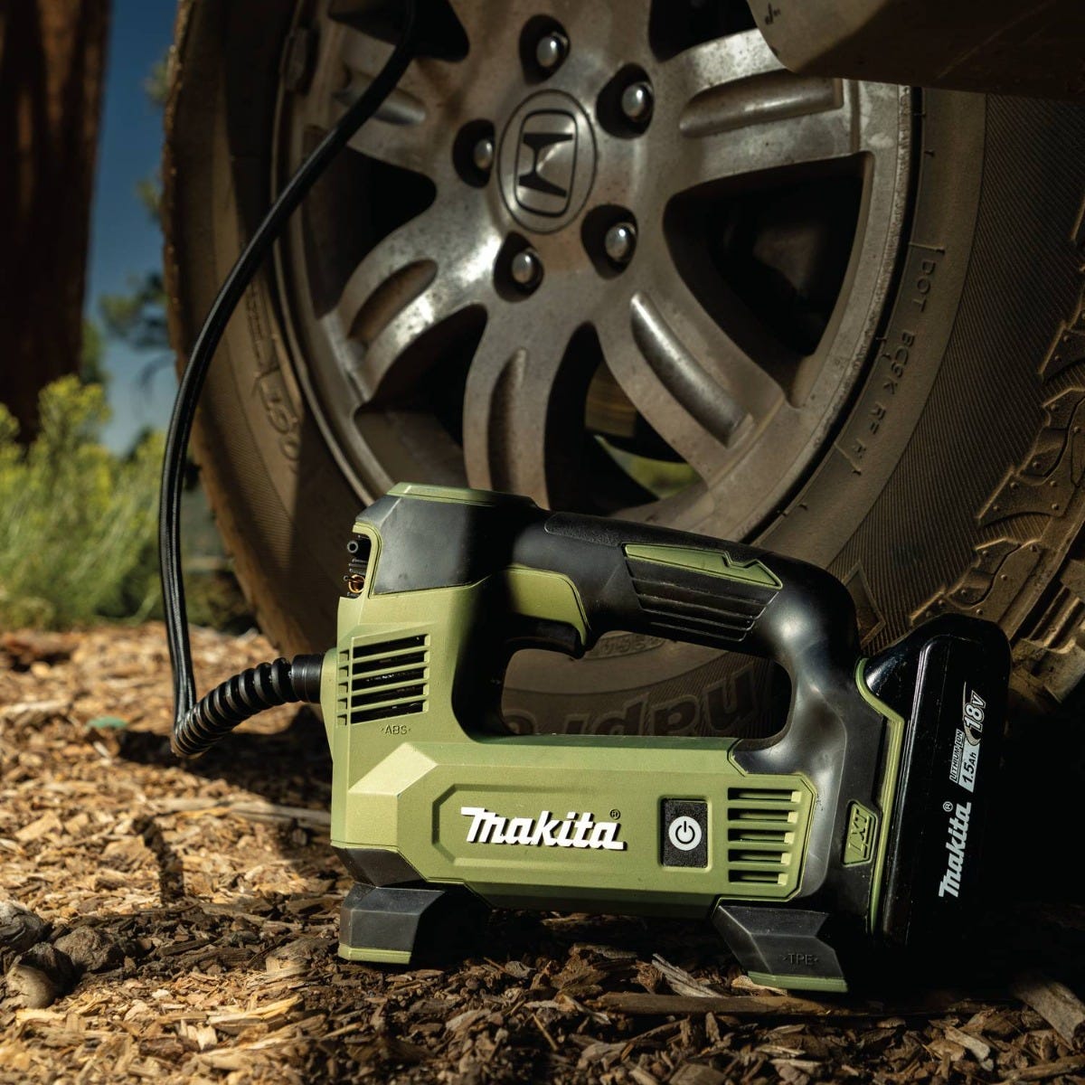 Makita ADMP180SYX Outdoor Adventure 18V LXT Inflator Kit (1.5Ah)