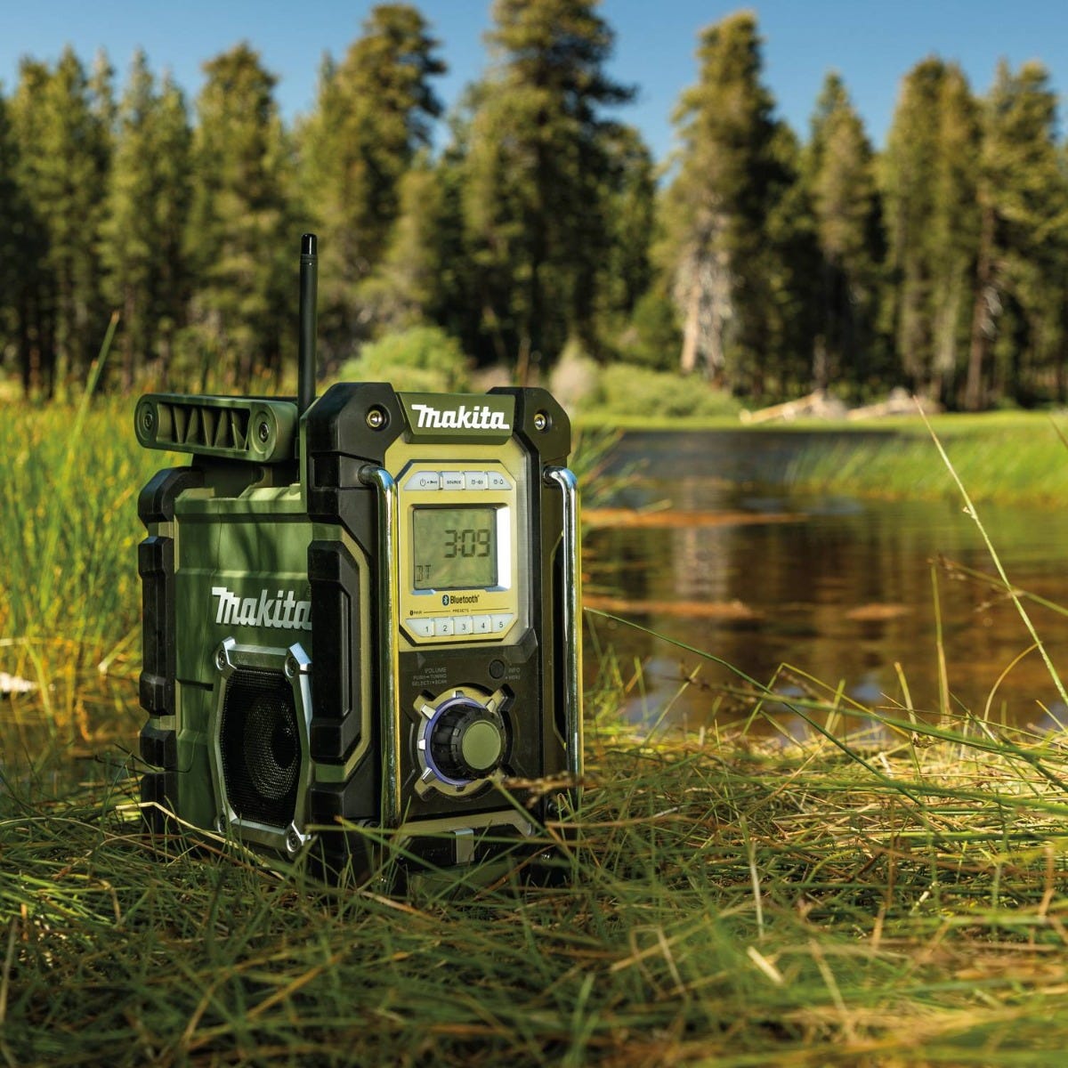 Makita ADRM06 Outdoor Adventure 18V LXT Cordless/Corded Bluetooth Radio, Tool Only