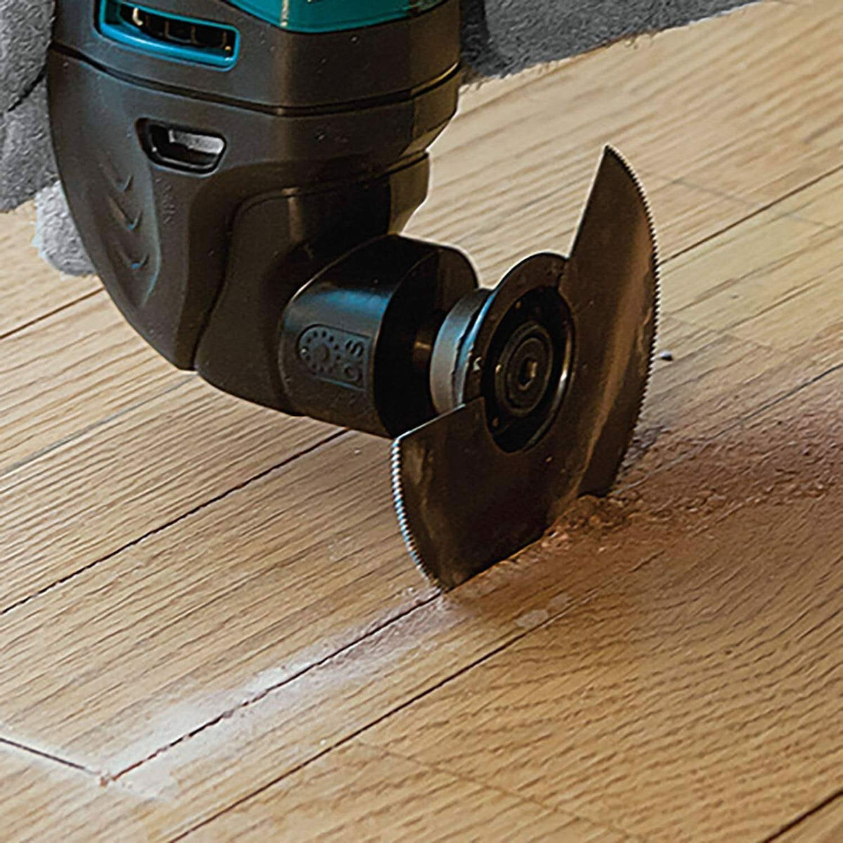 Makita B-67125 Starlock Oscillating Multi-Tool 3-1/4" Bi-Metal Round Segmented Saw Blade with Titanium Tooth Coating