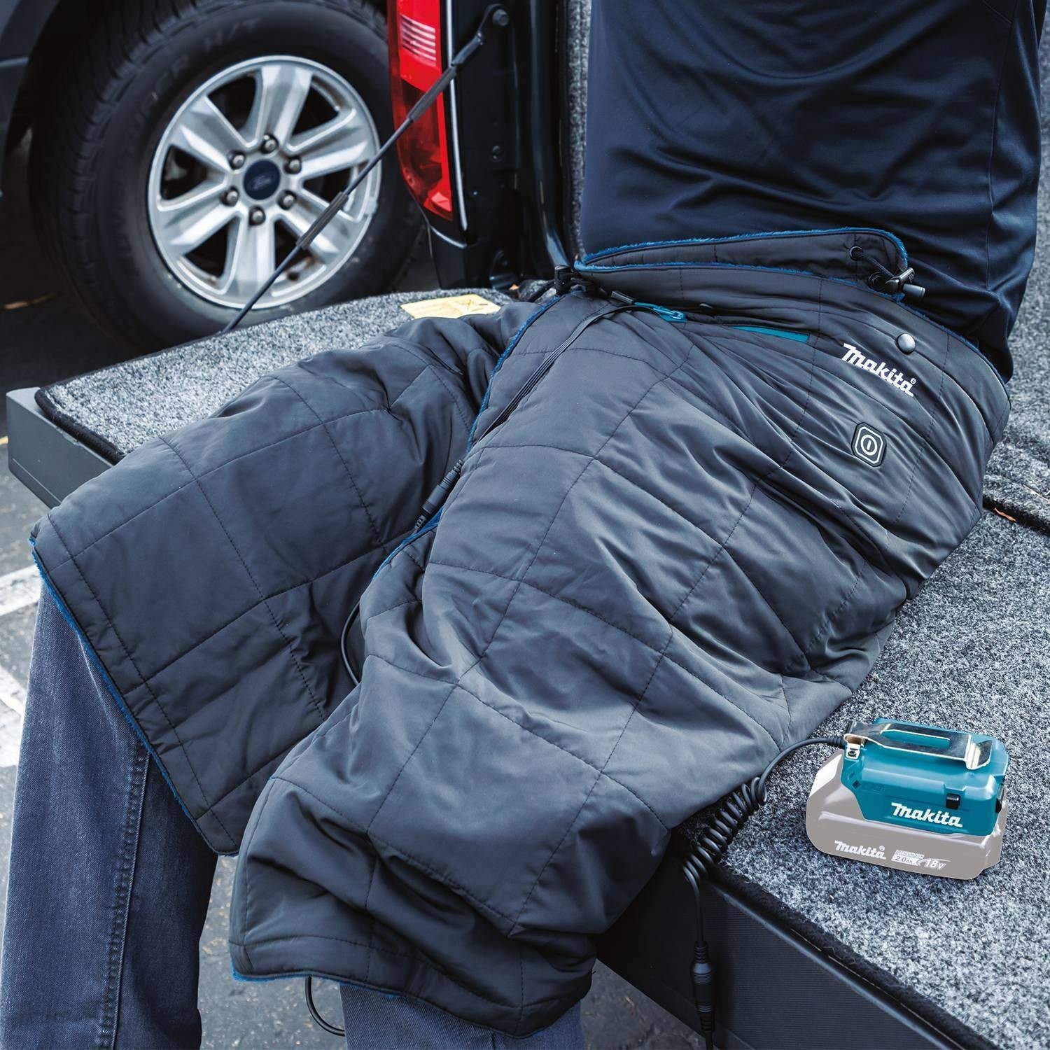 Makita PROMO DCB200A 18V LXT Lithium-Ion Cordless Heated Blanket, Blanket Only (PROMO)