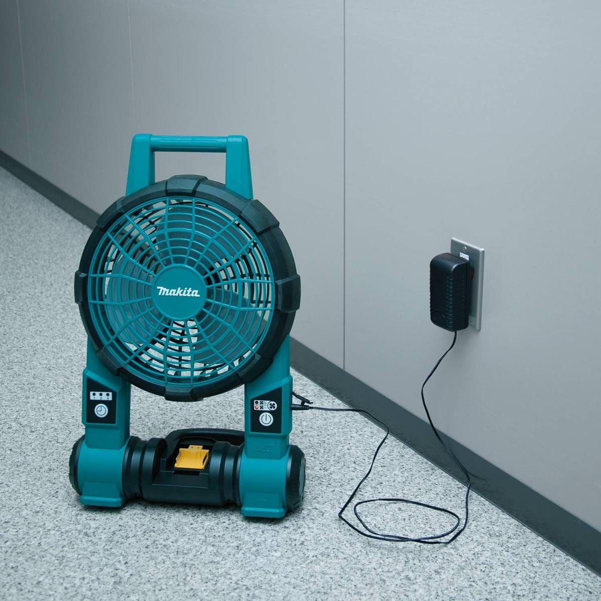 Makita DCF201Z 18V LXT Lithium"‘Ion Cordless/Corded 9" Fan, Tool Only