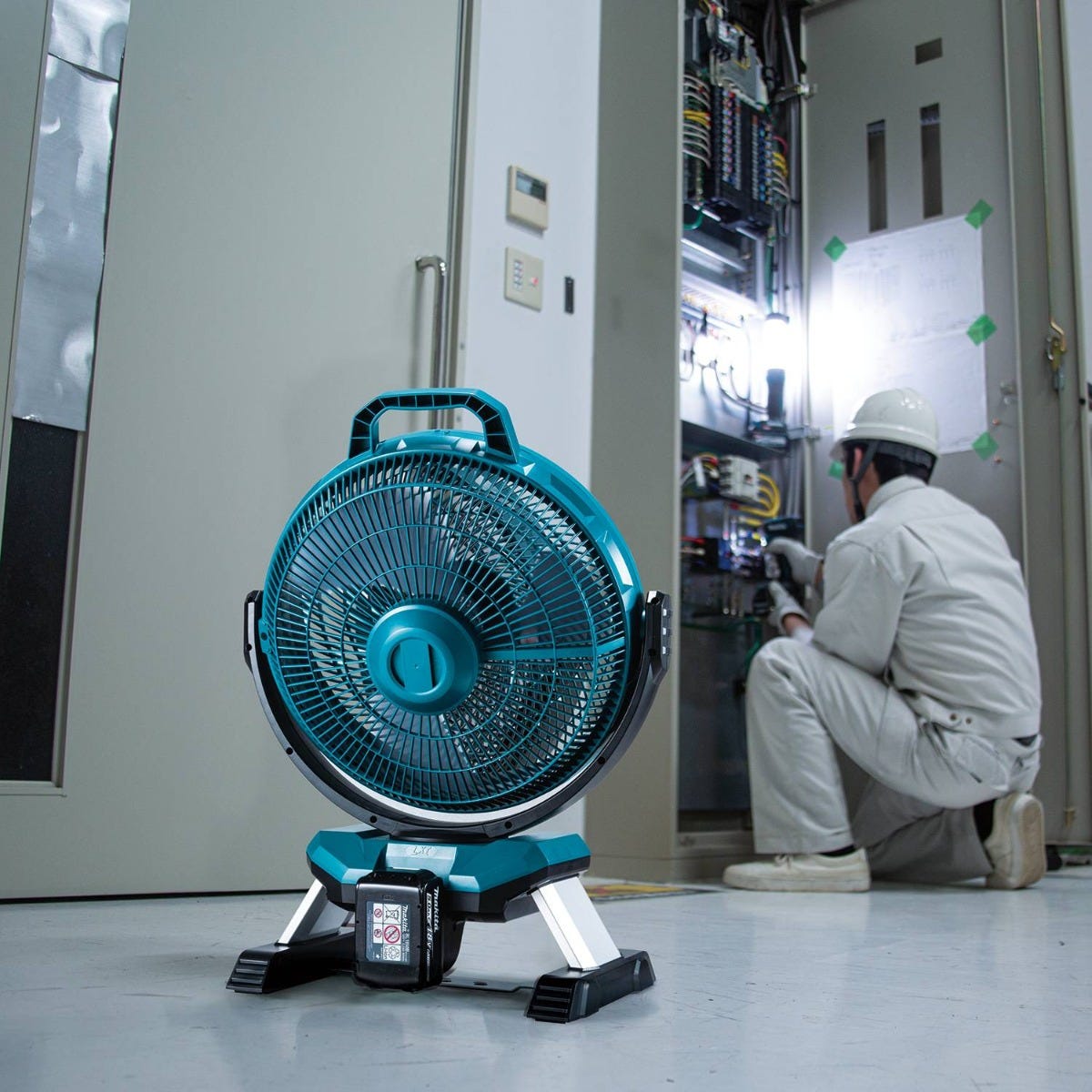Makita DCF301Z 18V LXT Lithium"‘Ion Cordless/Corded 13" Fan, Tool Only