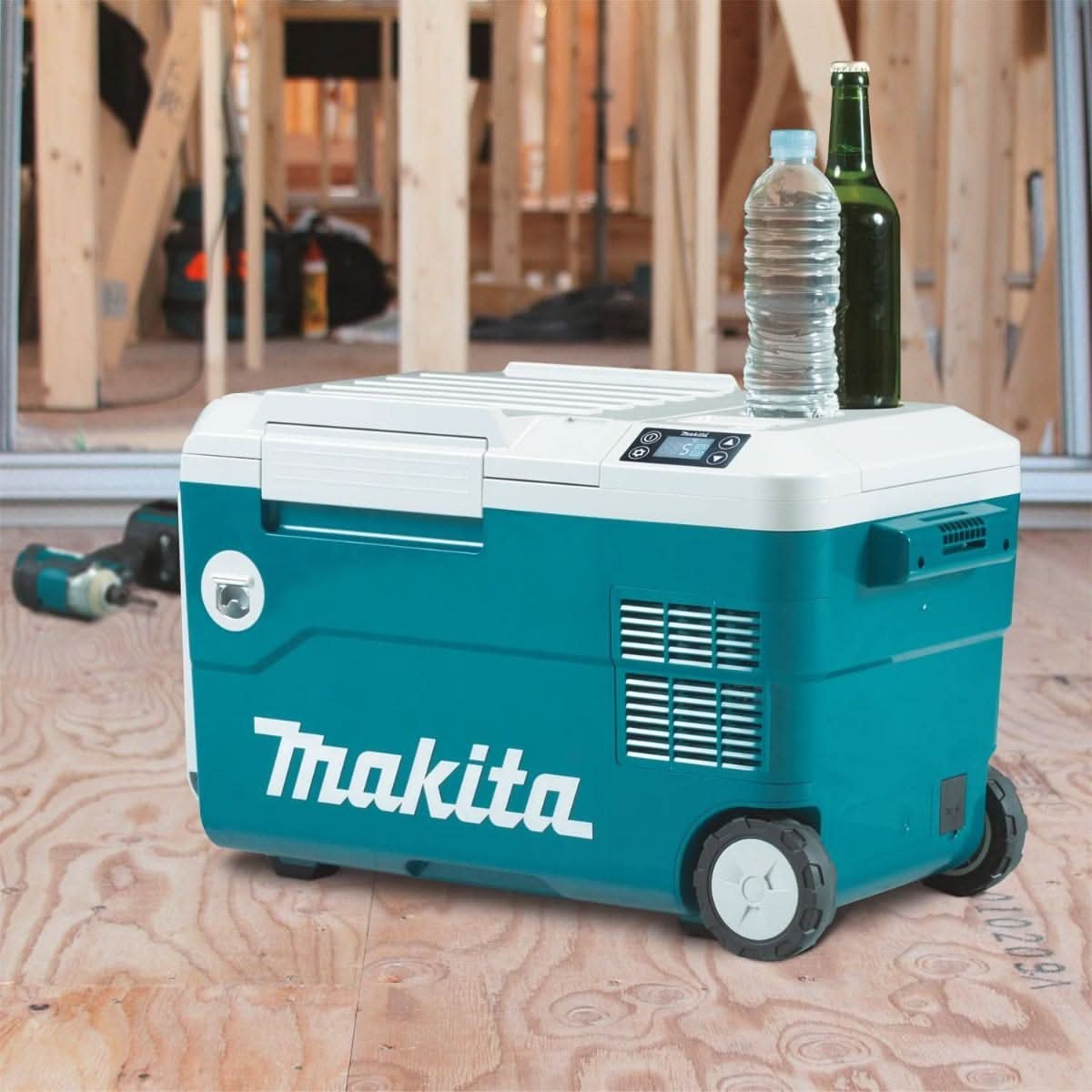 Makita 18V X2 LXT 12V/24V DC Auto AC Cooler/Warmer w/ 18V LXT Battery & Charger Starter Pack (5.0Ah)