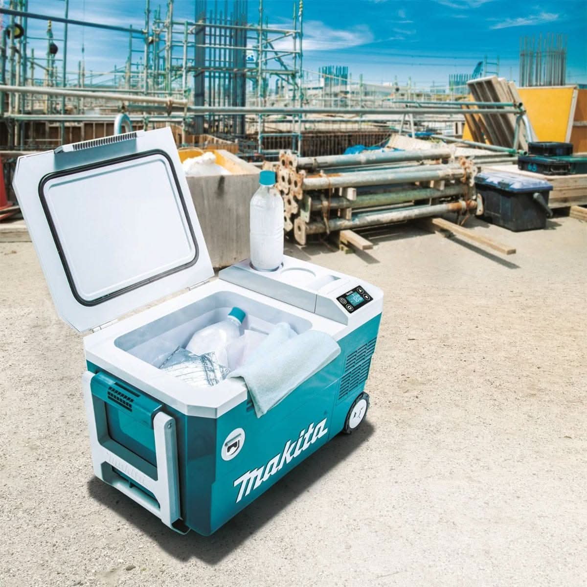Makita 18V X2 LXT 12V/24V DC Auto AC Cooler/Warmer w/ 18V LXT Battery & Charger Starter Pack (5.0Ah)