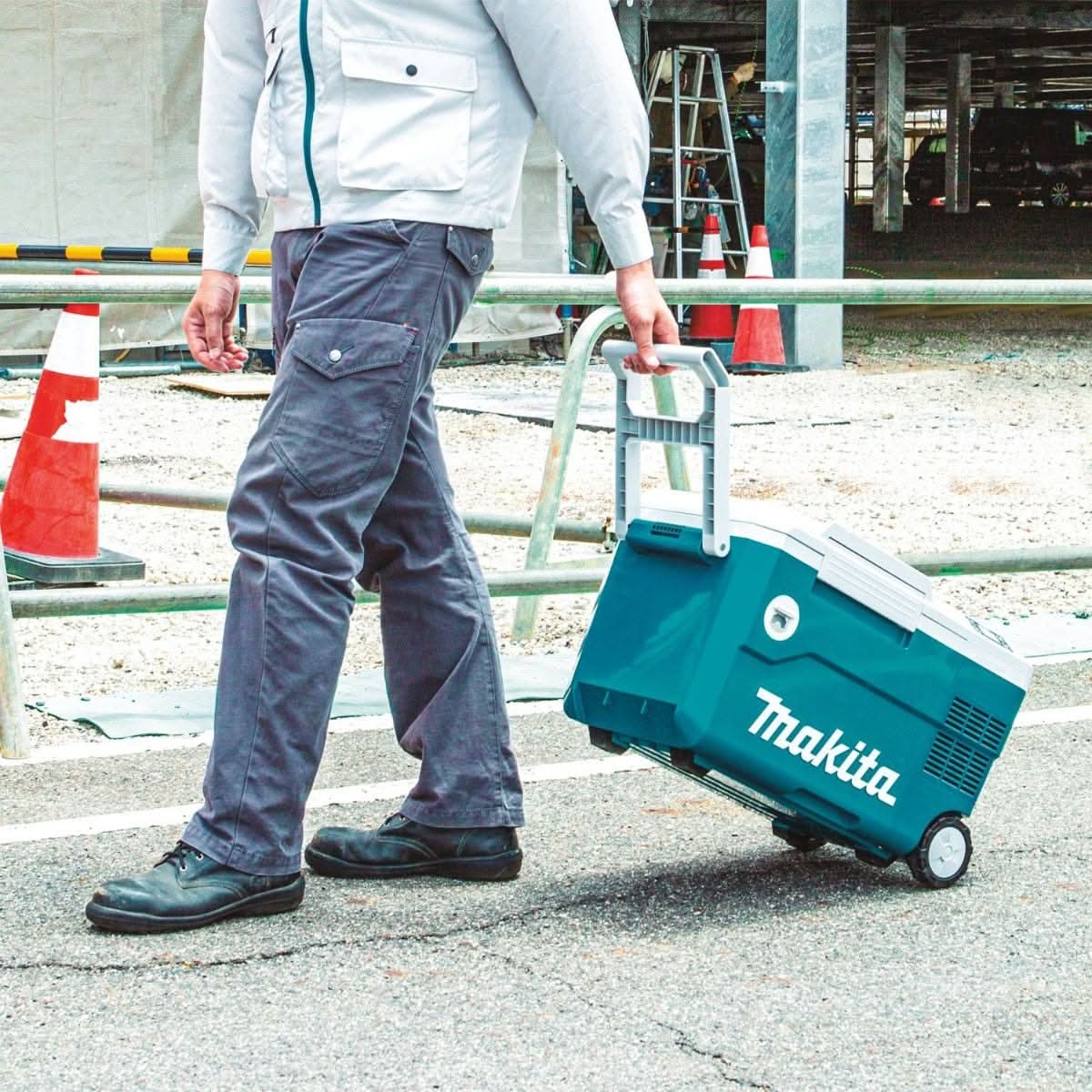 Makita DCW180Z 18V X2 LXT Lithium-Ion, 12V/24V DC Auto, and AC