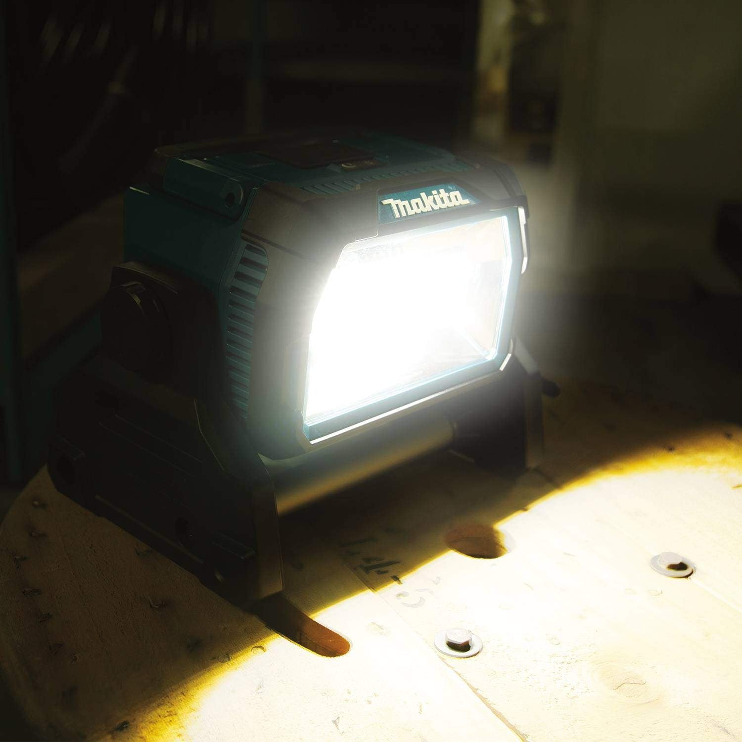 Makita DML809 18V X2 LXT Lithium-Ion Cordless/Corded Work Light, Light Only