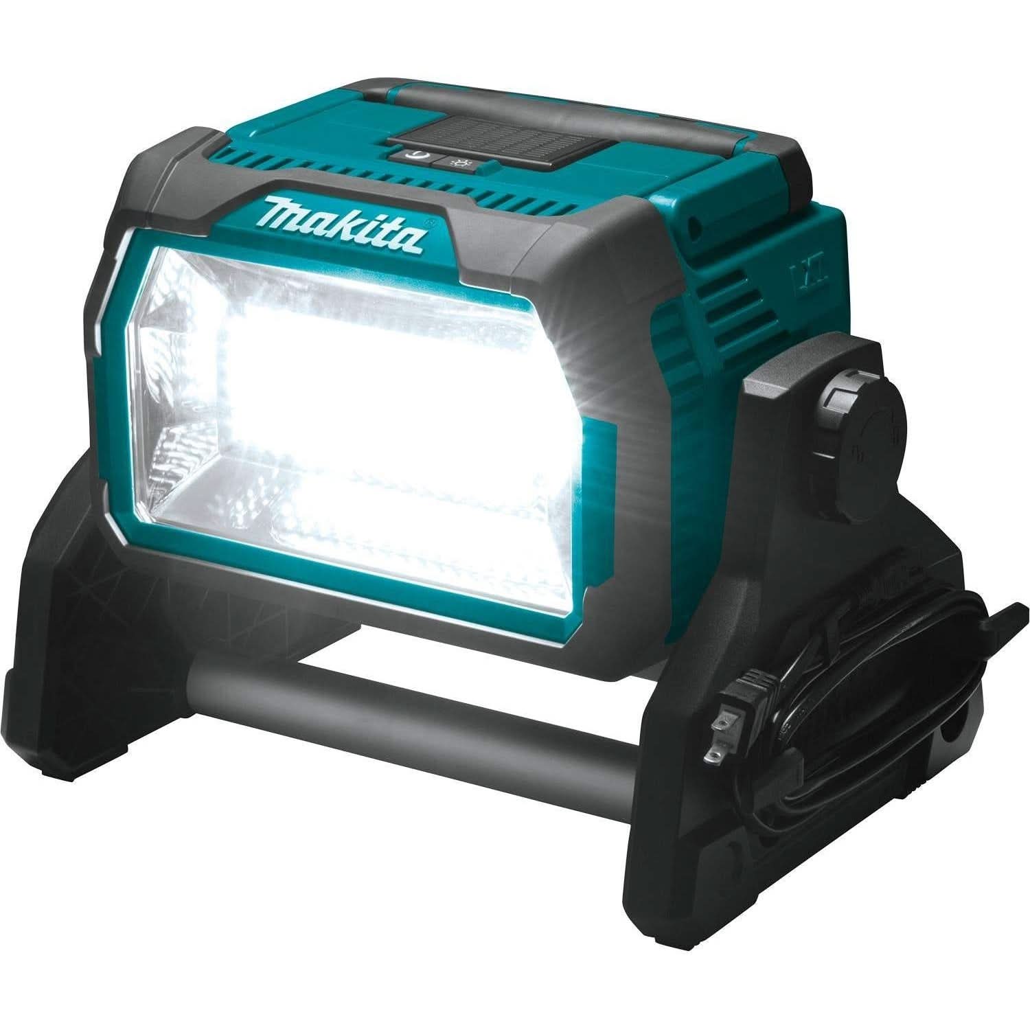 Makita 18V X2 LXT 10,000-Lumen Cordless/Corded Work Light with