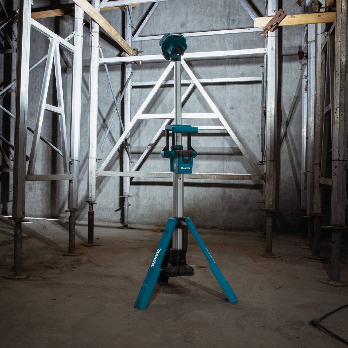 Makita DML814 18V LXT Lithium-Ion Cordless Tower Work/Multi-Directional Light, Light Only