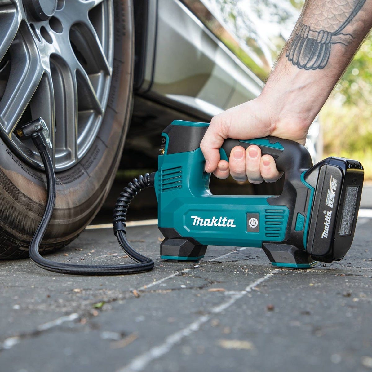 Makita DMP180SYX 18V Cordless Inflator 1.5Ah Kit