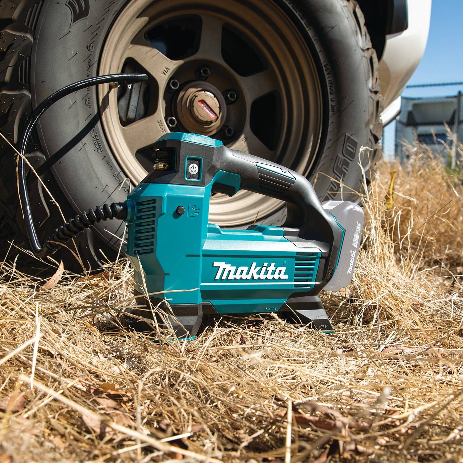 Makita DMP181ZX 18V LXT Lithium-Ion Cordless High-Pressure Inflator, Tool Only